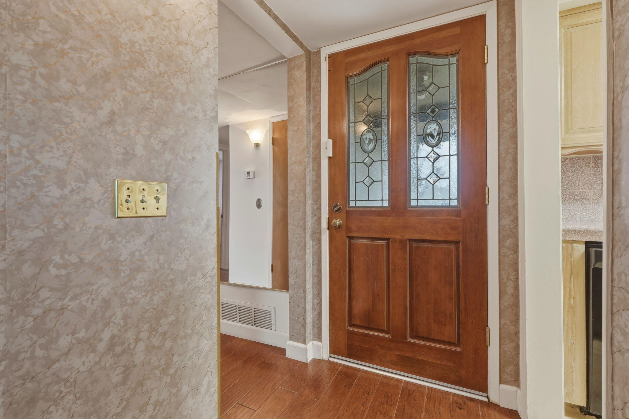 851 N Cottage St, Porterville, CA 93257