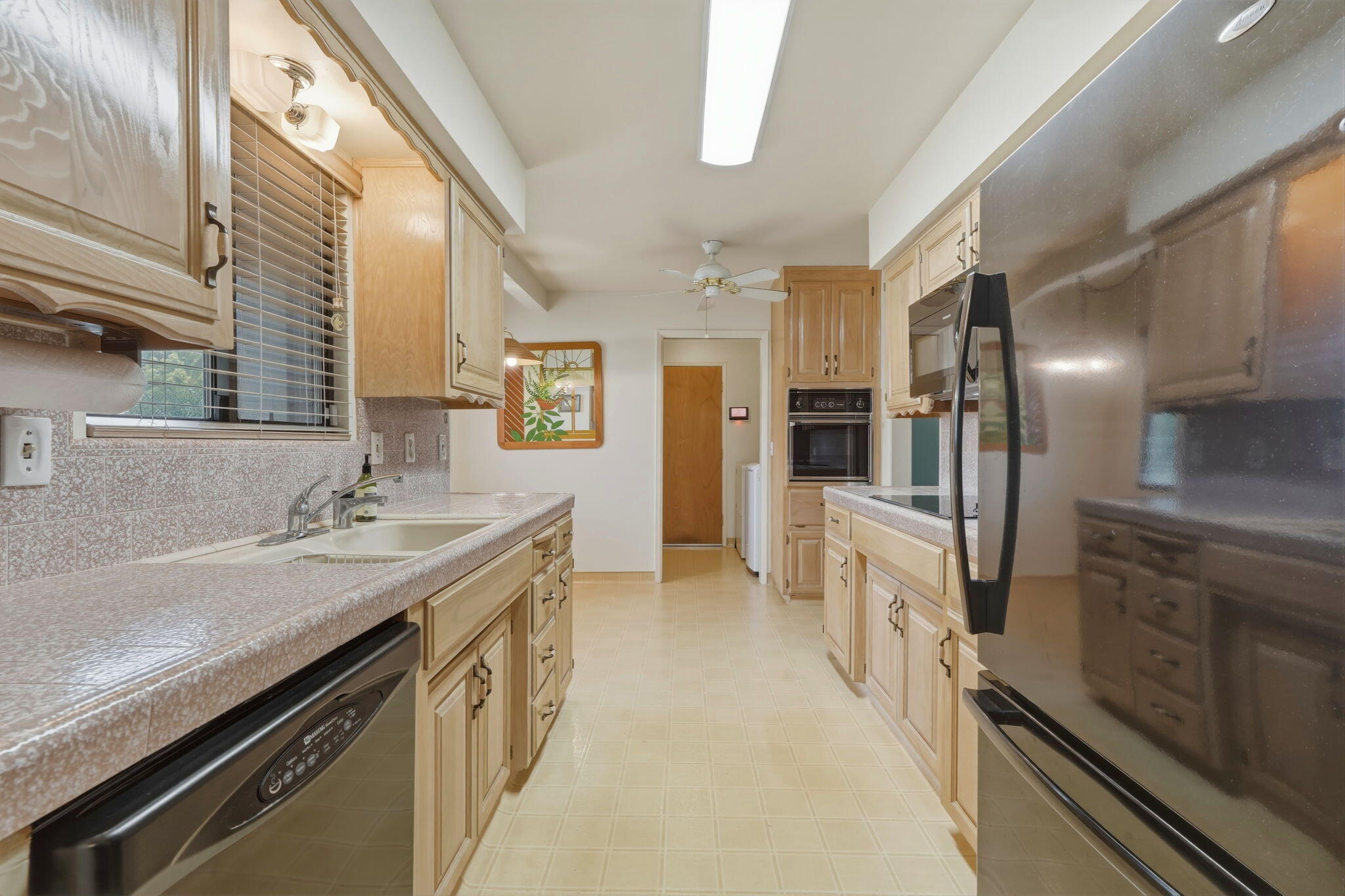 851 N Cottage St, Porterville, CA 93257