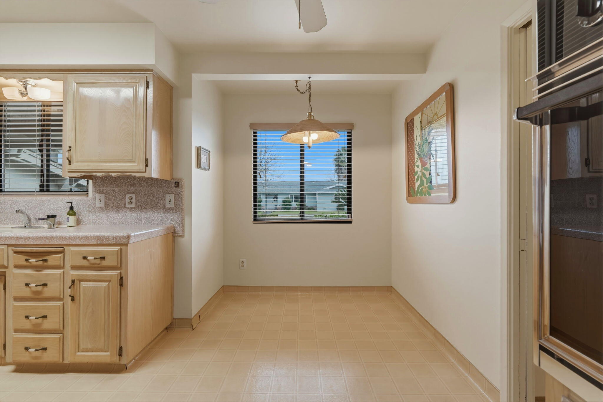 851 N Cottage St, Porterville, CA 93257