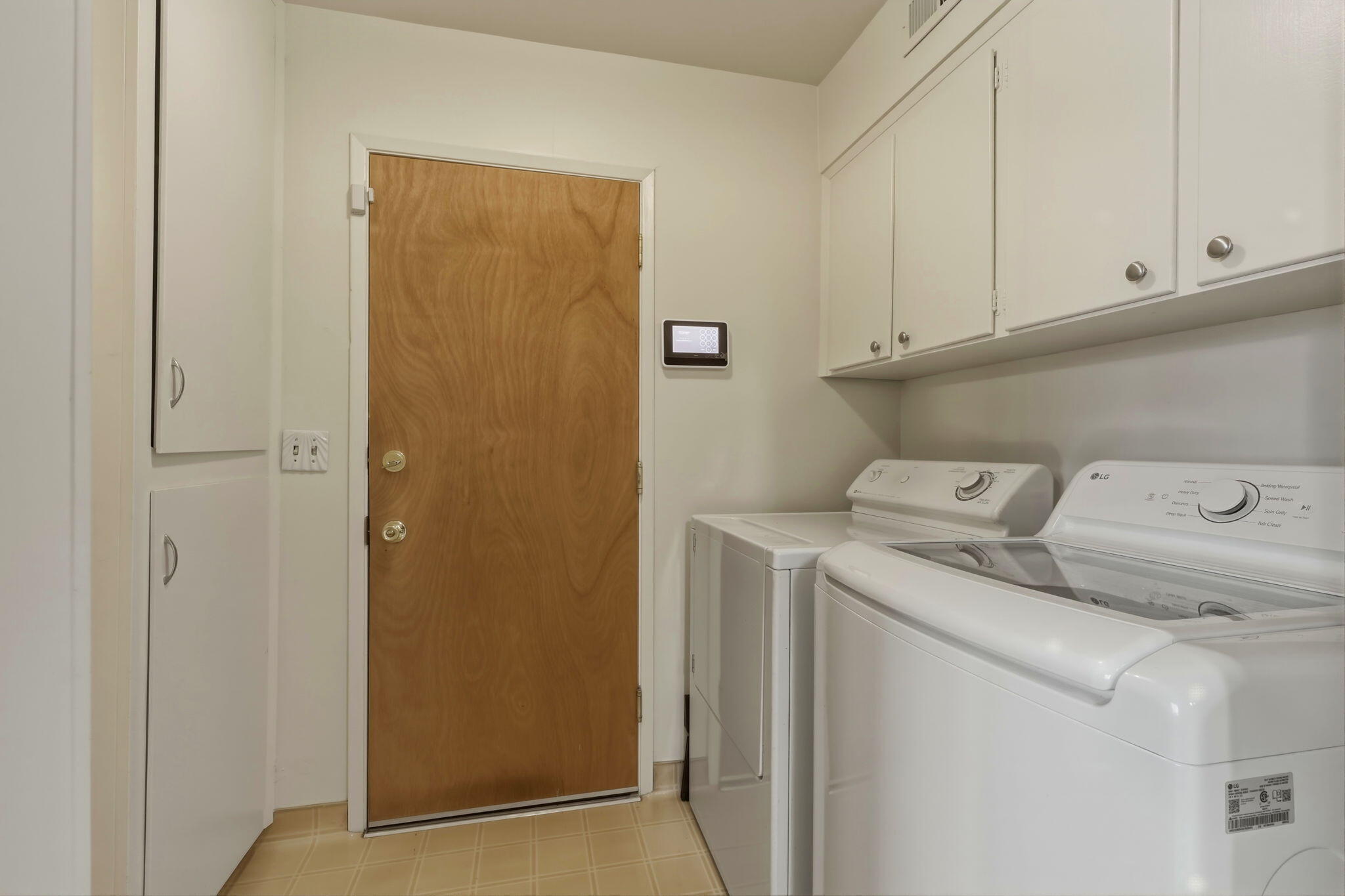 851 N Cottage St, Porterville, CA 93257