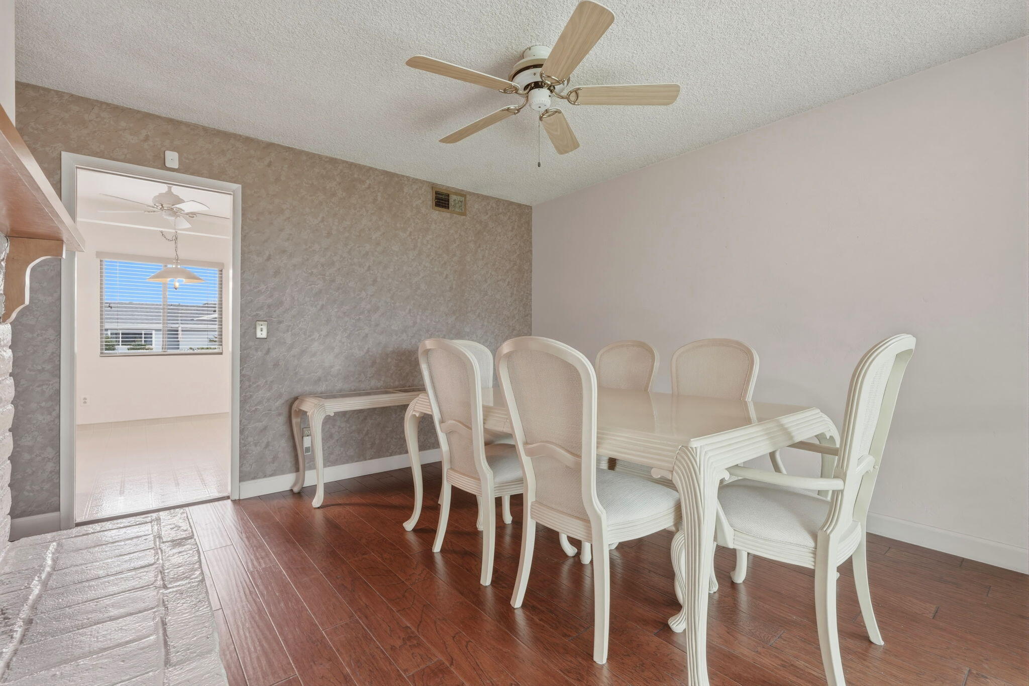 851 N Cottage St, Porterville, CA 93257