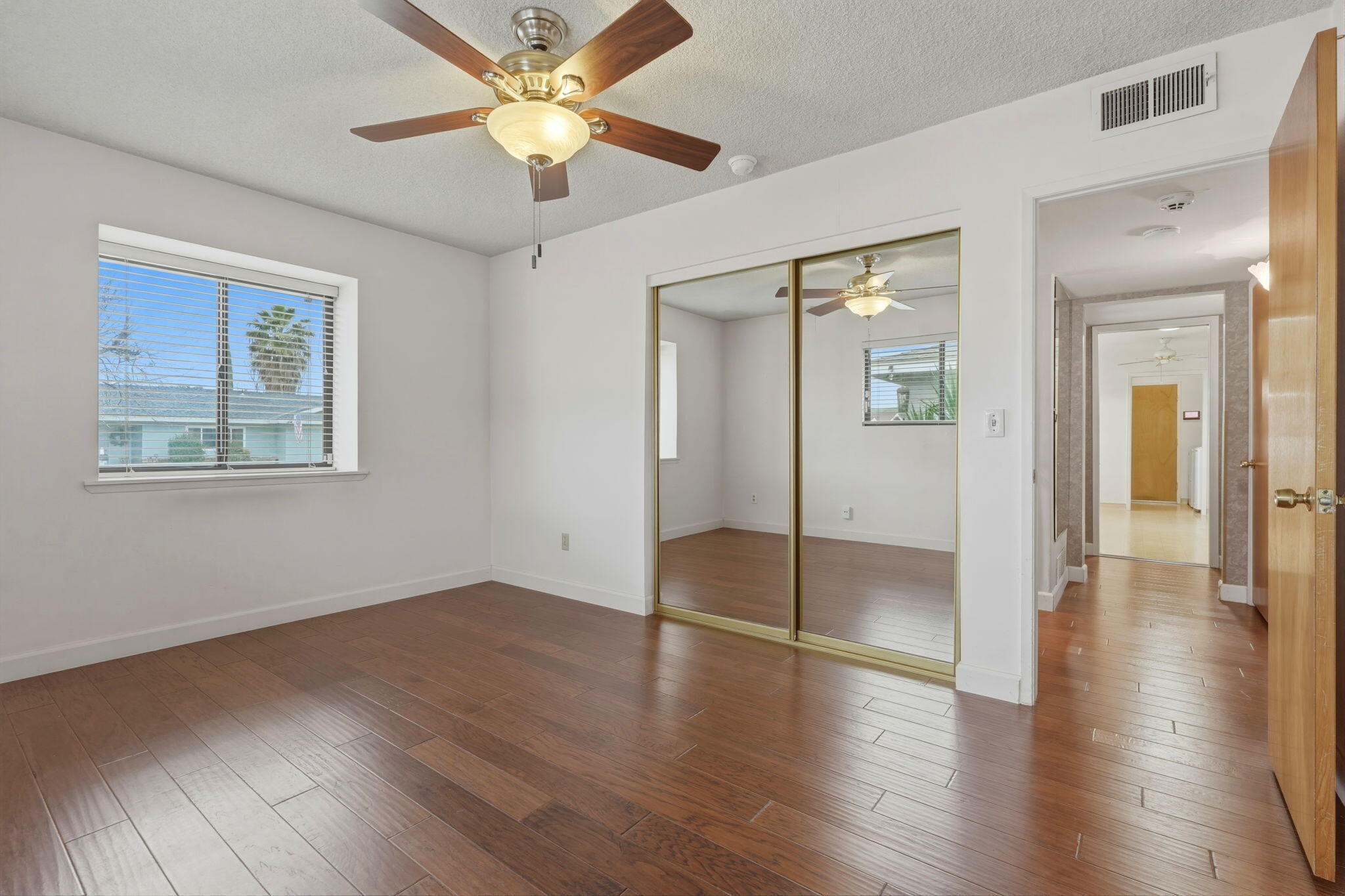 851 N Cottage St, Porterville, CA 93257