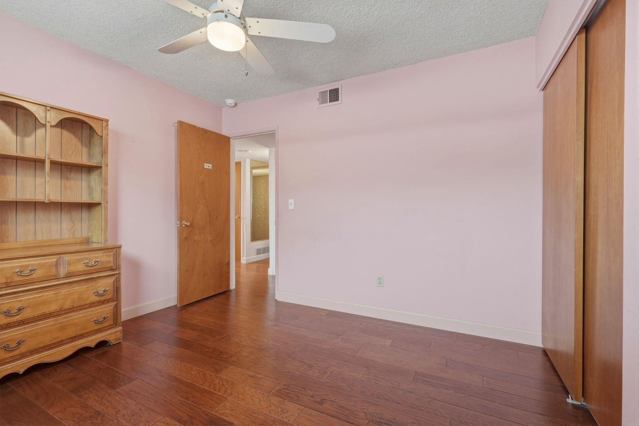 851 N Cottage St, Porterville, CA 93257