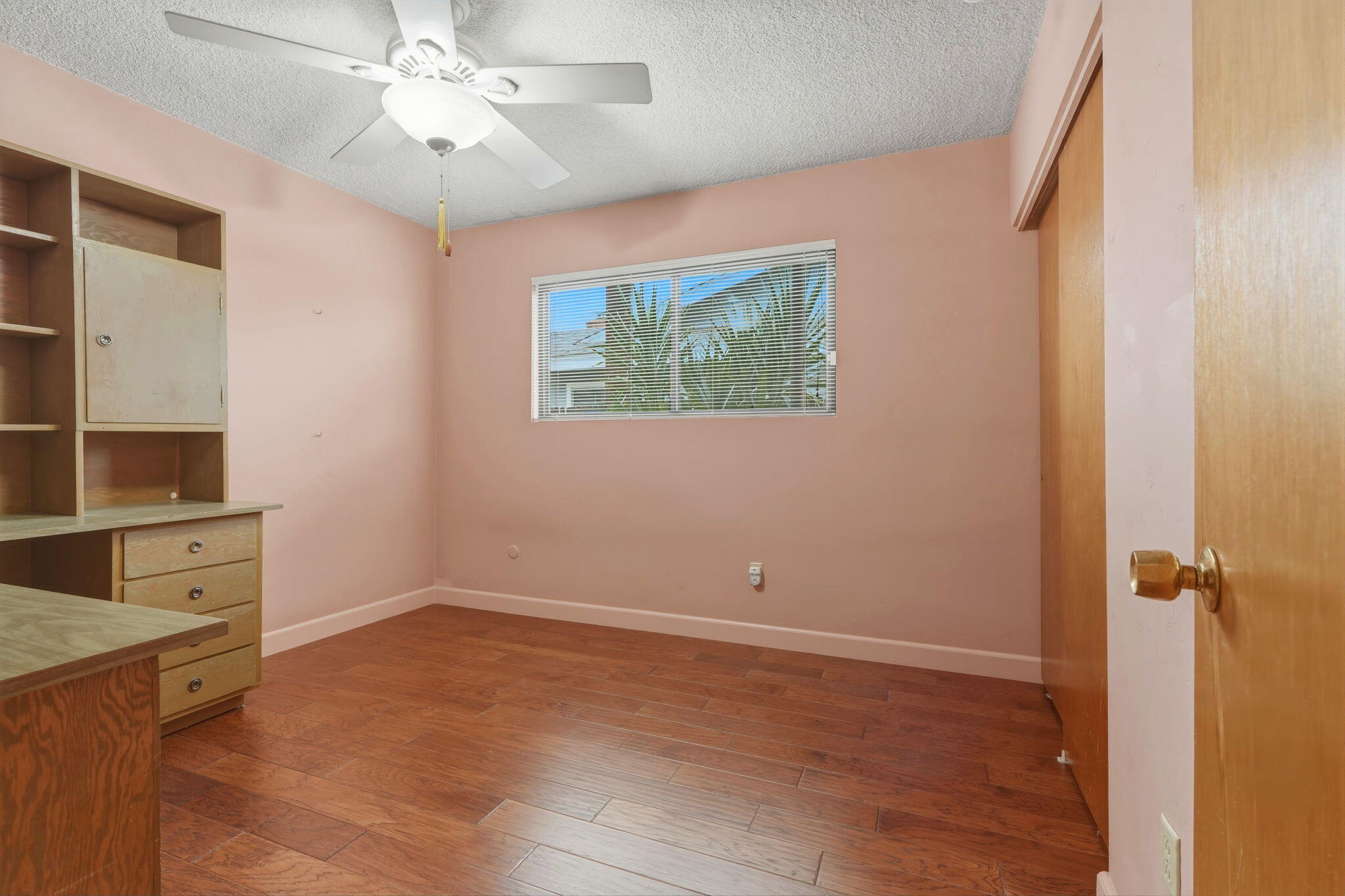 851 N Cottage St, Porterville, CA 93257