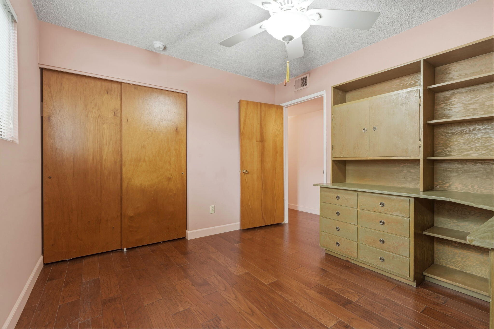 851 N Cottage St, Porterville, CA 93257