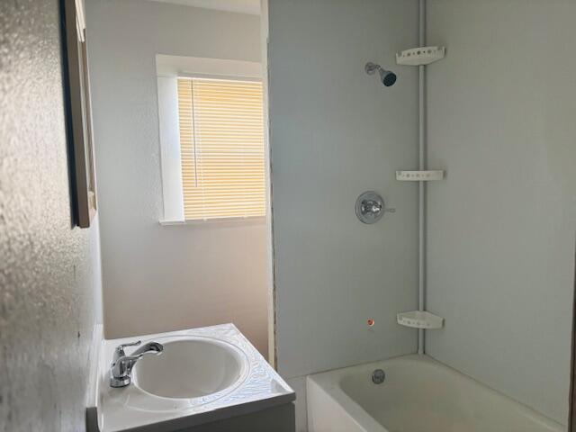 108 N Murry St, Porterville, CA 93257