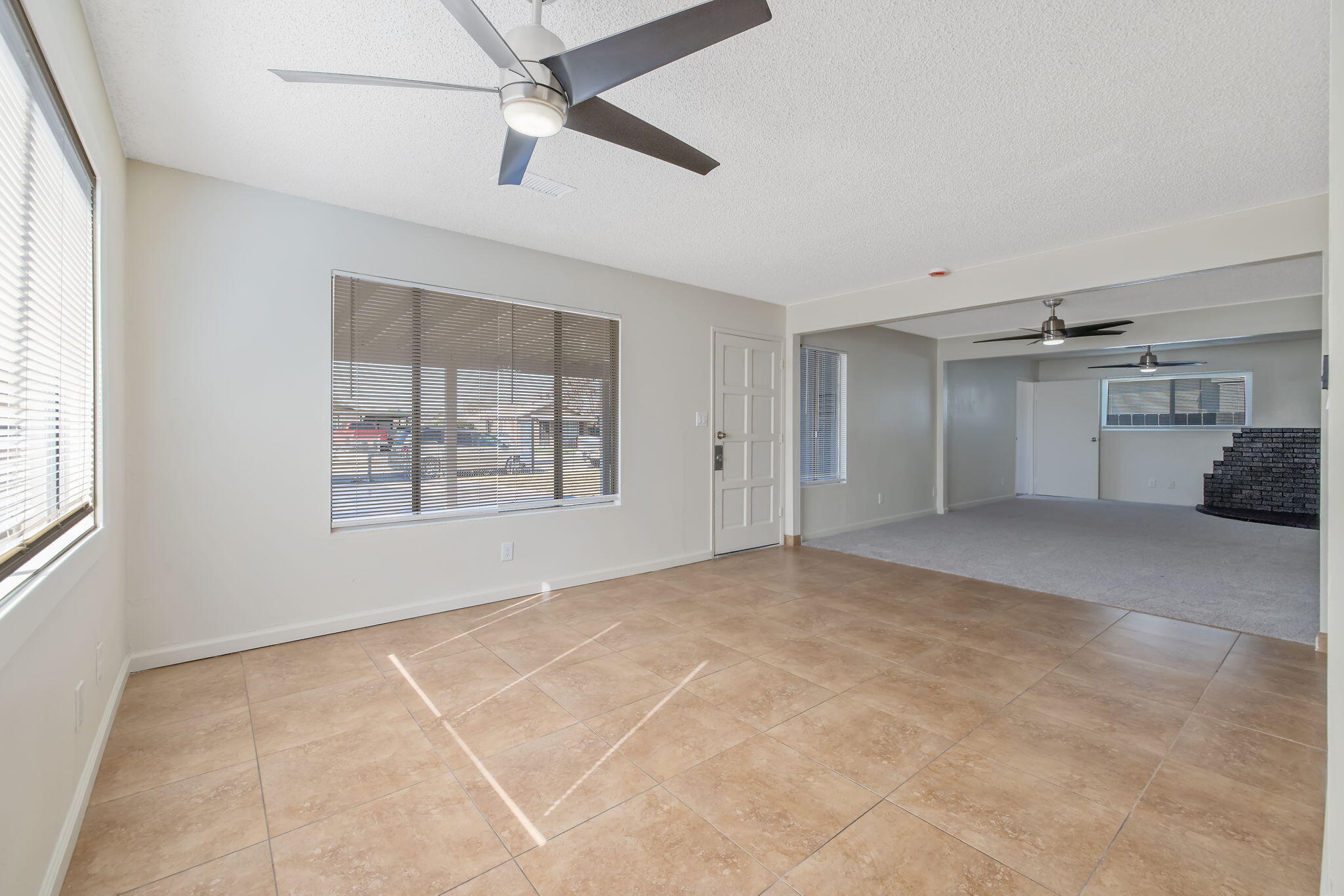 1432 N Locust St, Visalia, CA 93291