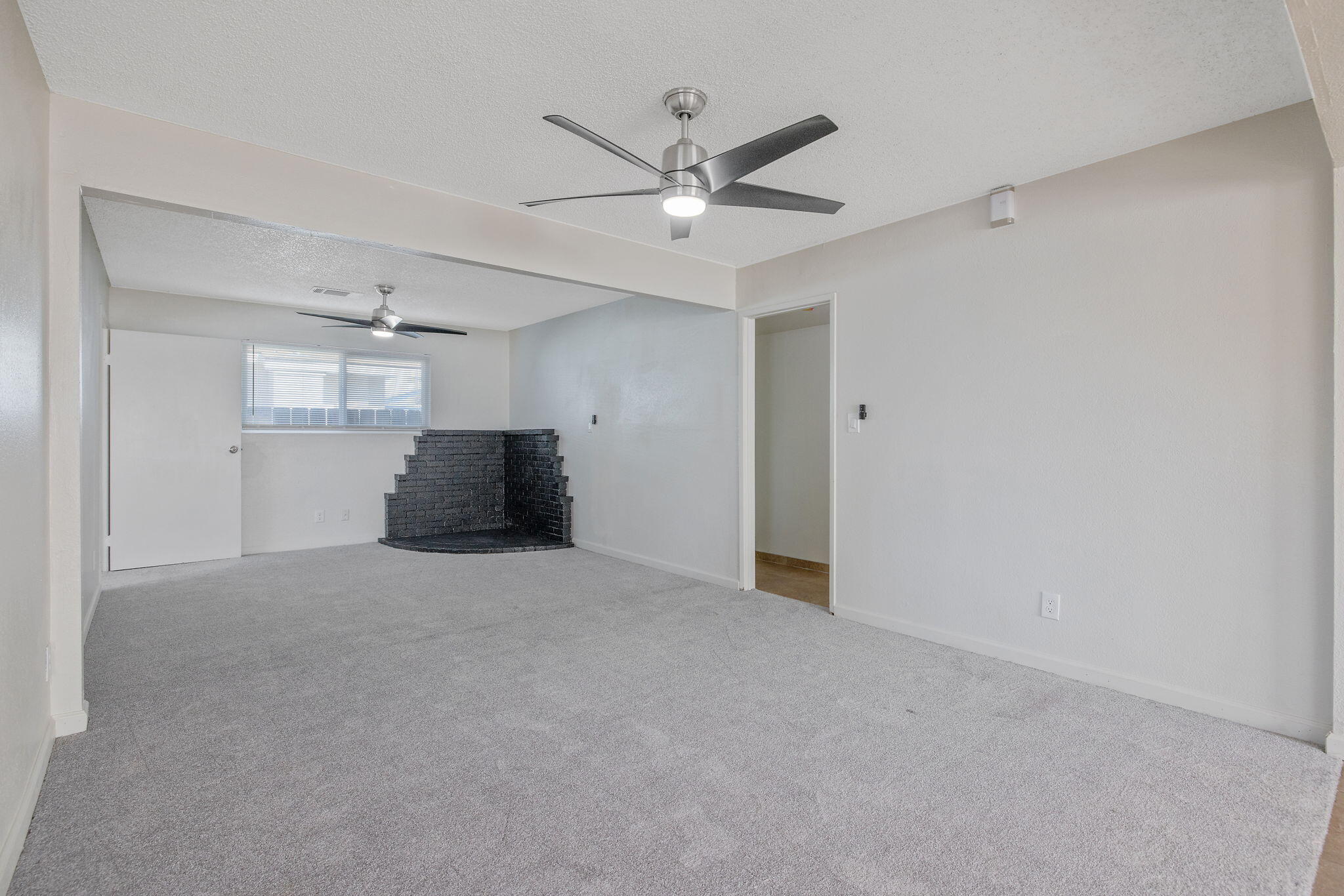 1432 N Locust St, Visalia, CA 93291