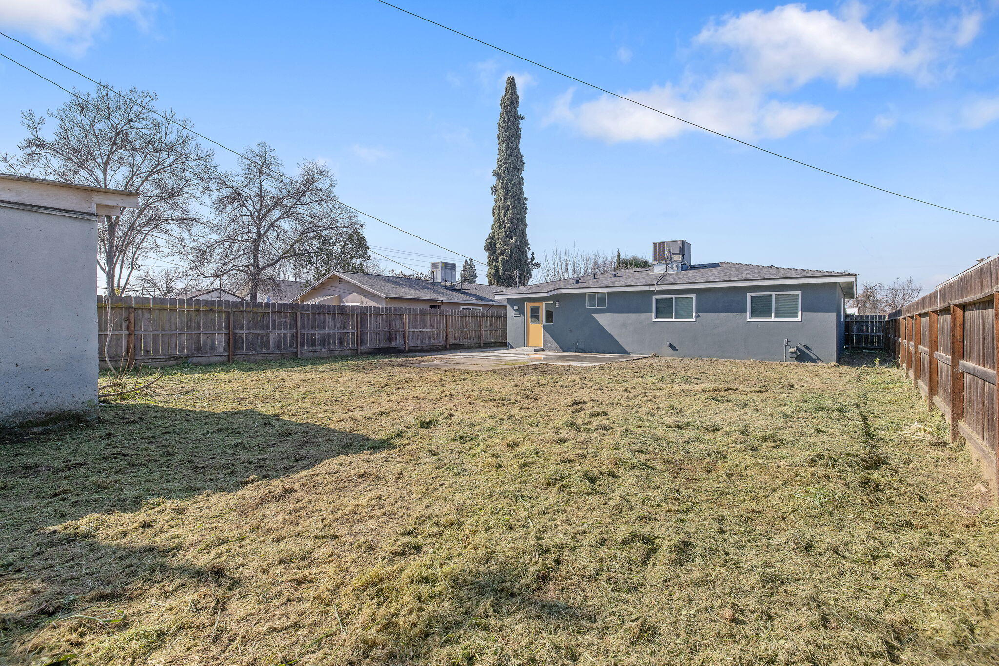 1432 N Locust St, Visalia, CA 93291