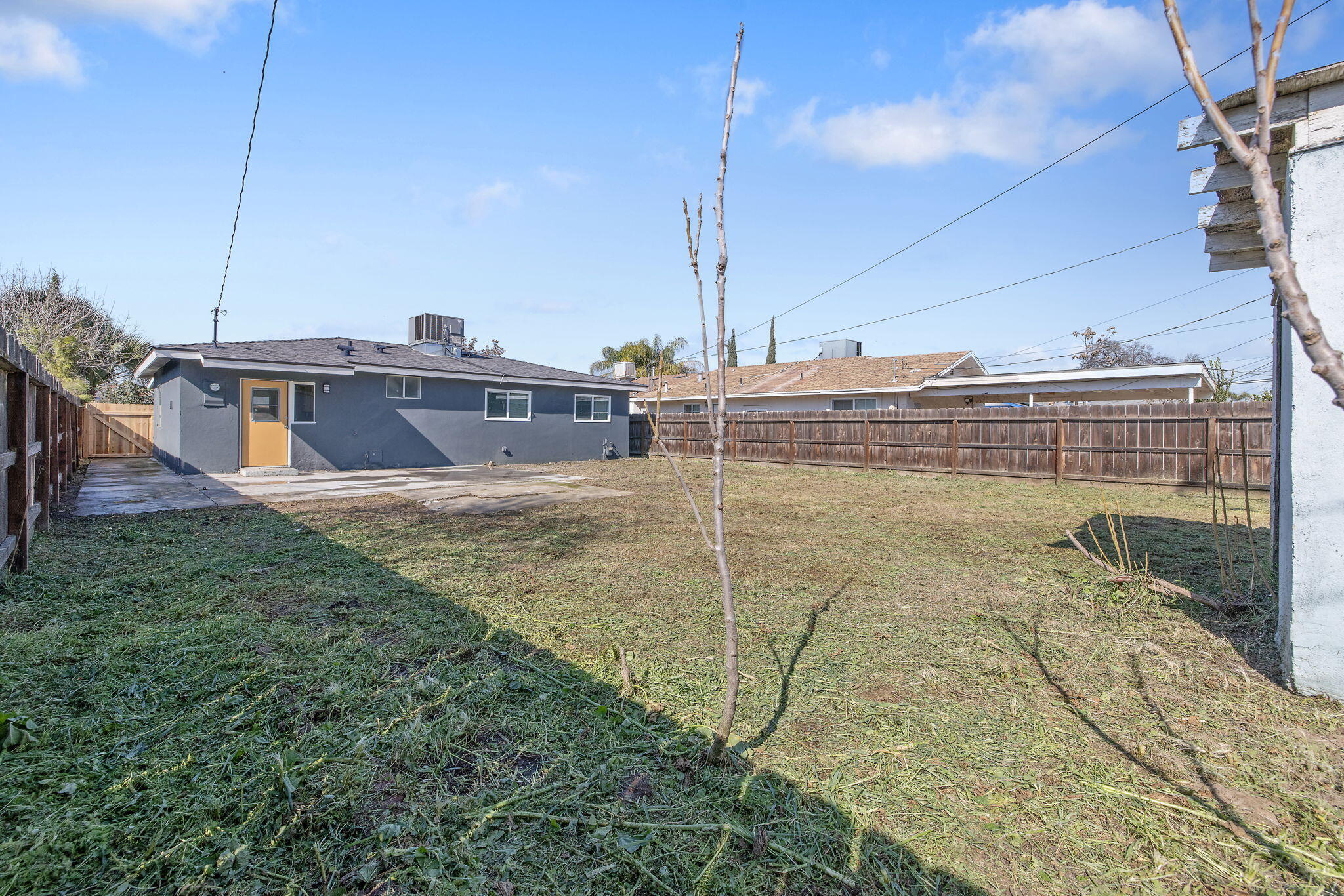 1432 N Locust St, Visalia, CA 93291