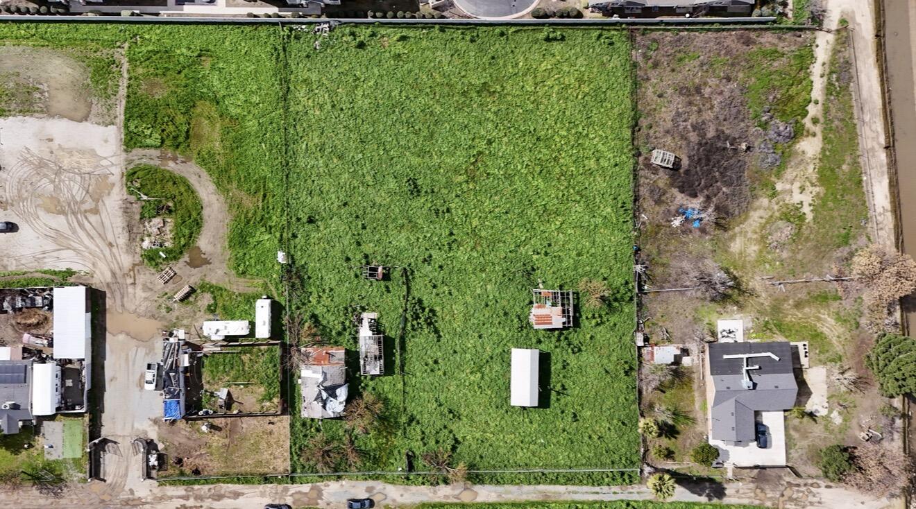 1686 E Foster Dr #H, Tulare, CA 93274