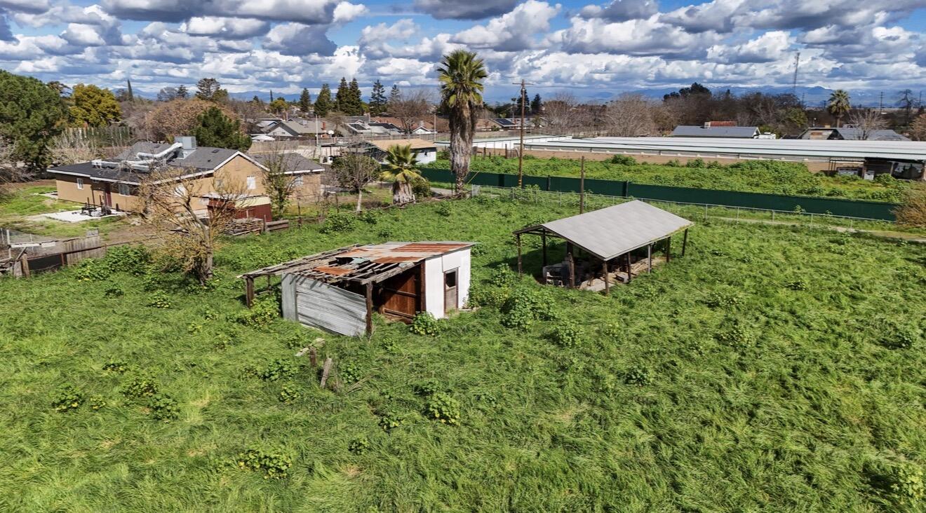 1686 E Foster Dr #H, Tulare, CA 93274