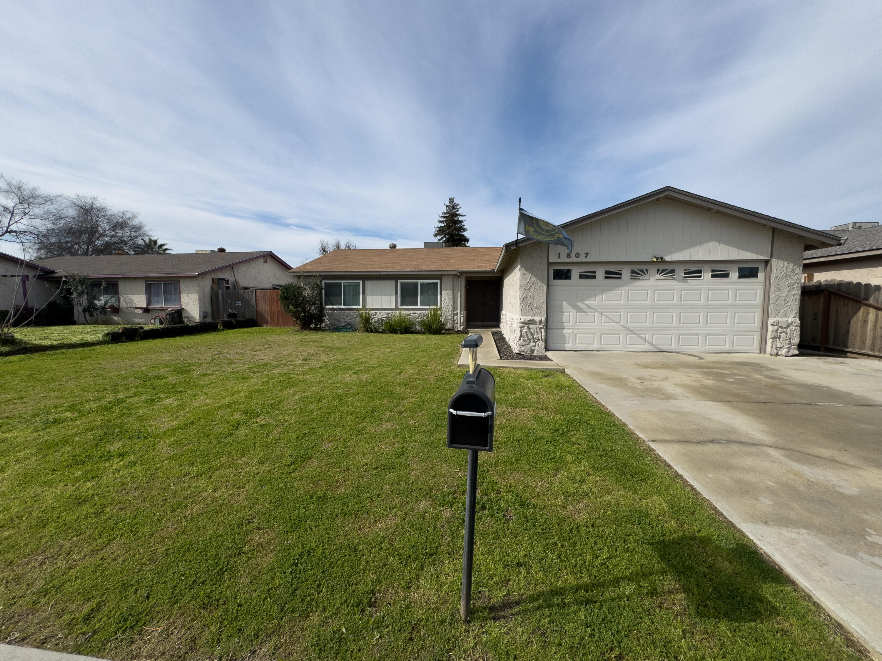 1807 S Kent St, Visalia, CA 93277