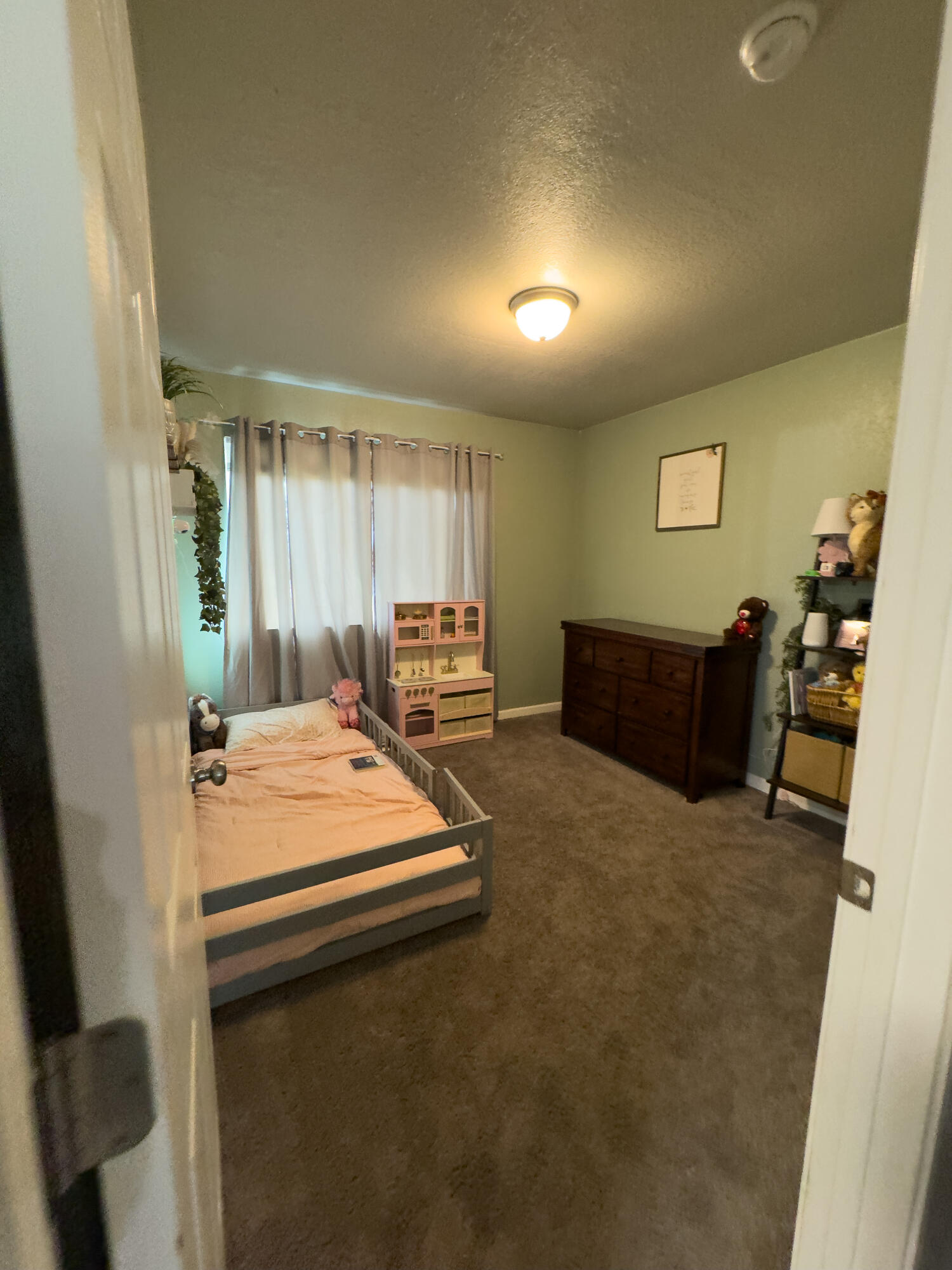 1807 S Kent St, Visalia, CA 93277