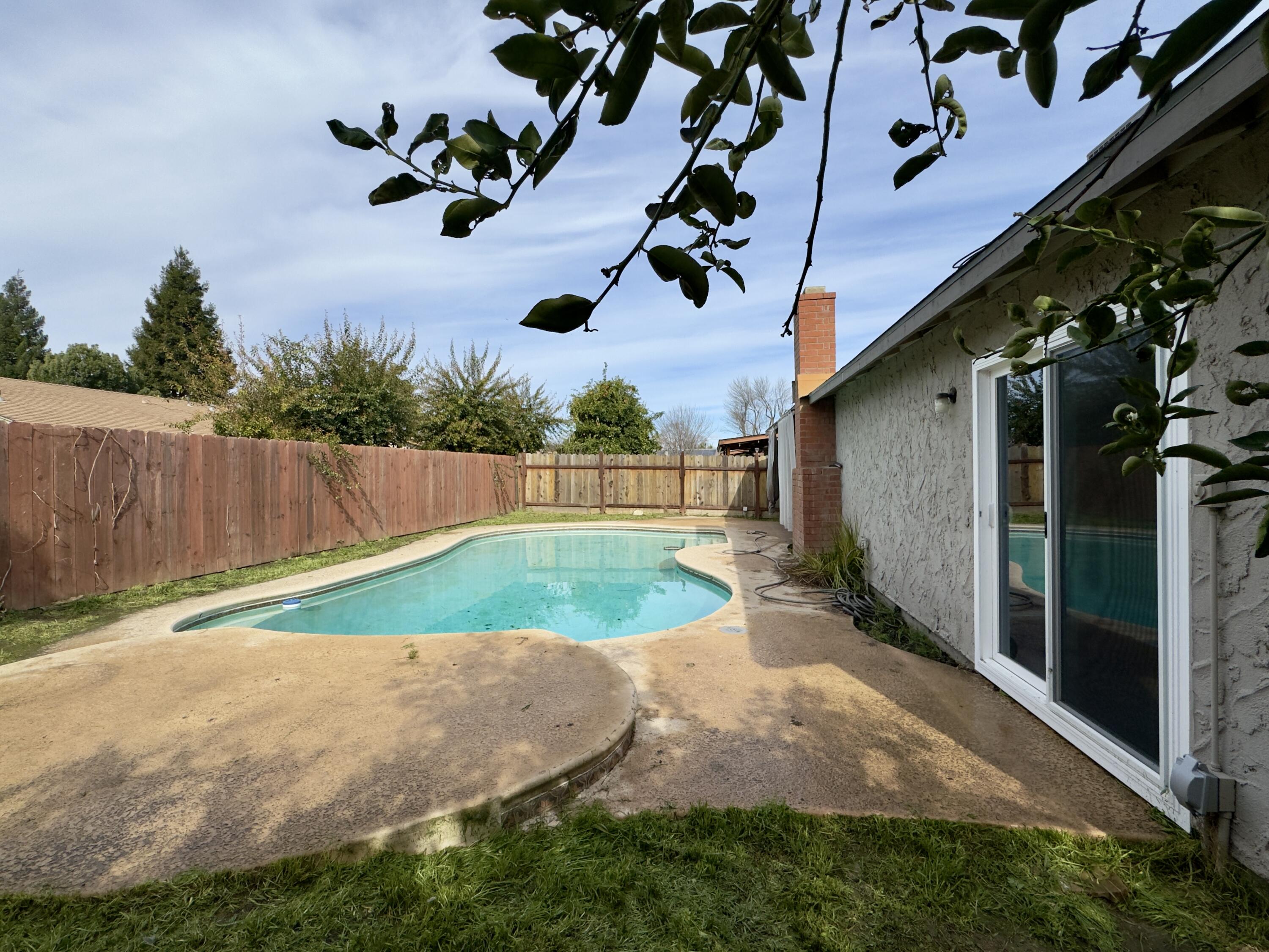 1807 S Kent St, Visalia, CA 93277