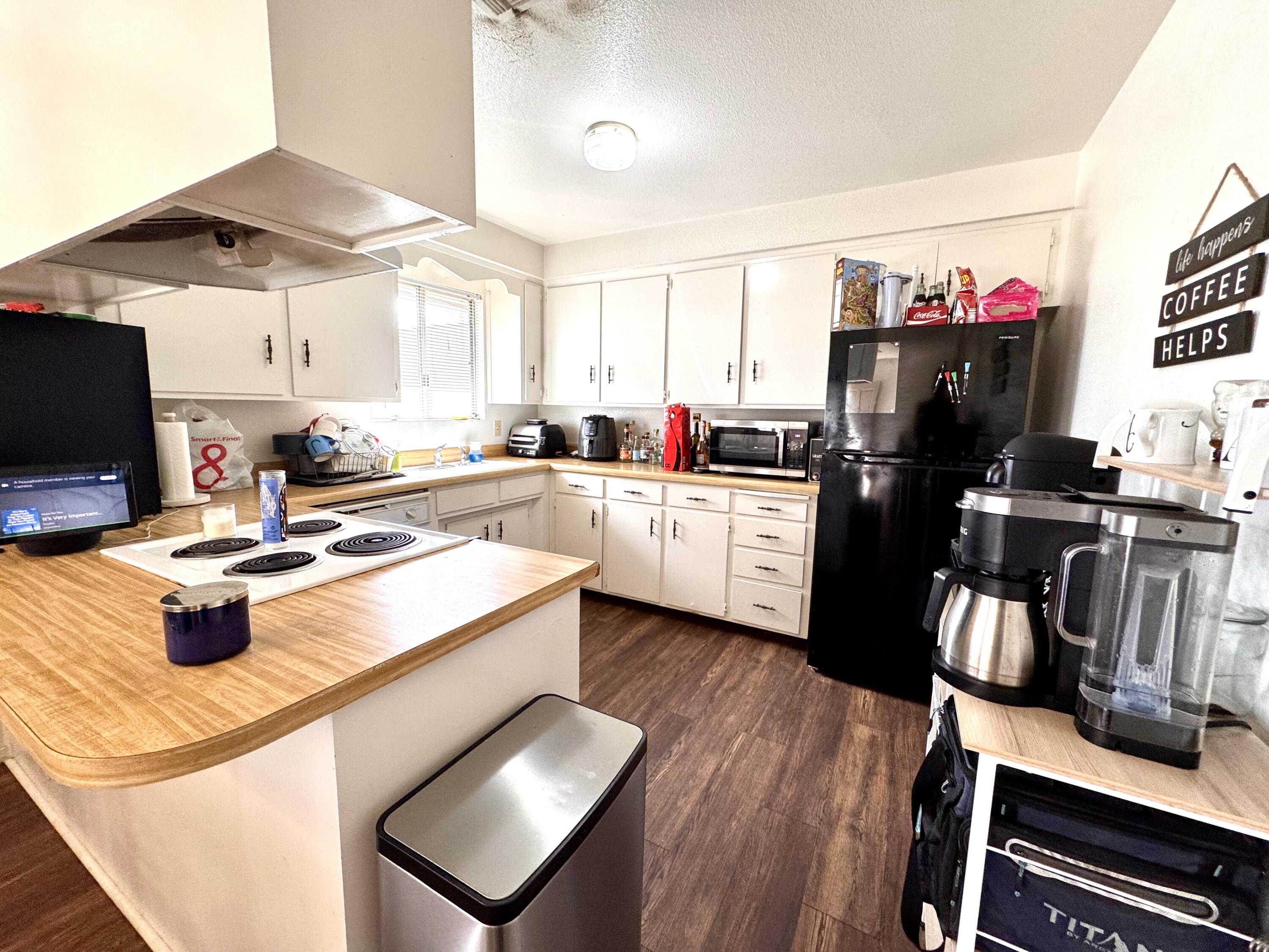 208 N B St, Exeter, CA 93221