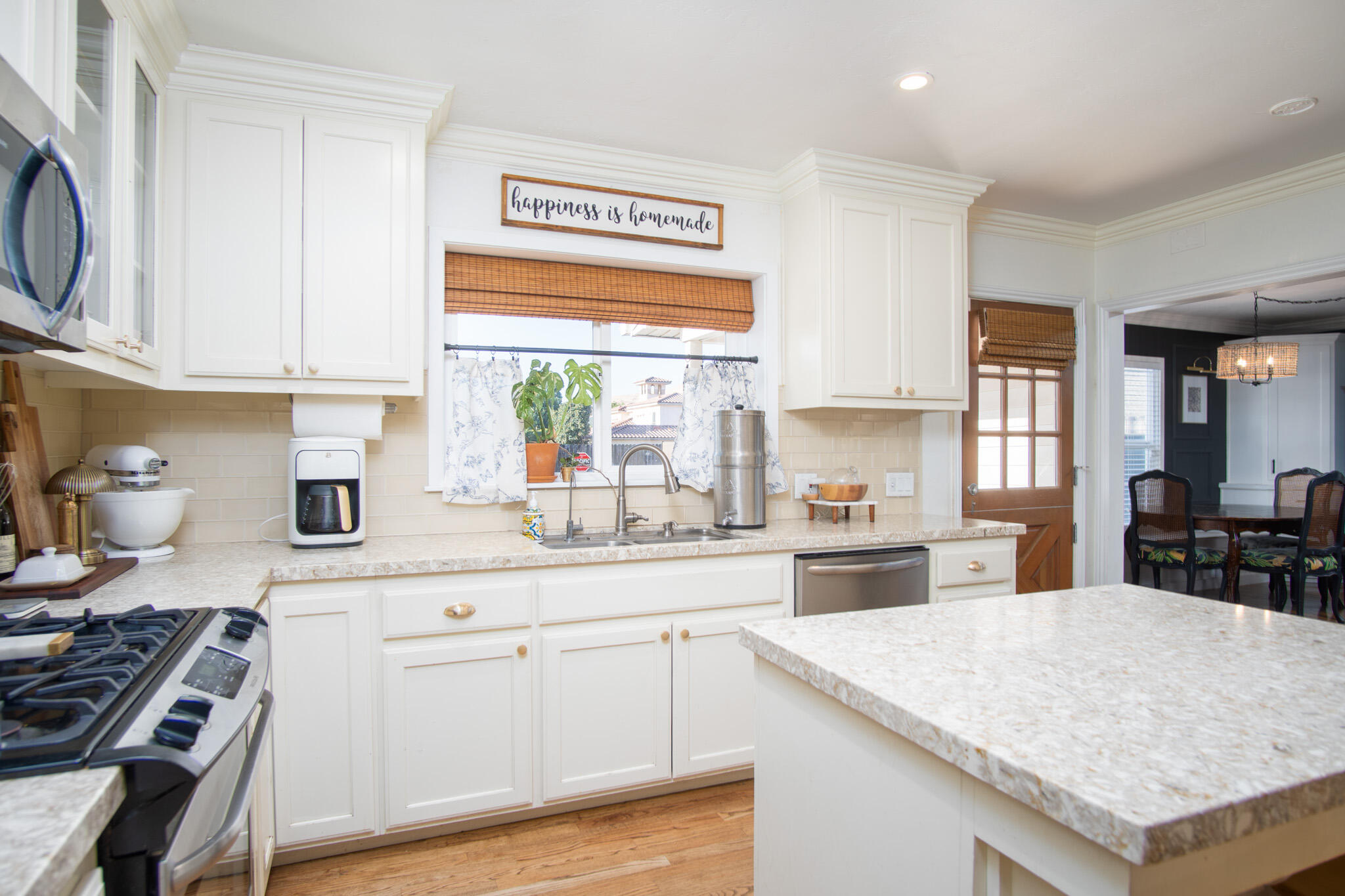 958 E Morton Hill Ave, Porterville, CA 93257