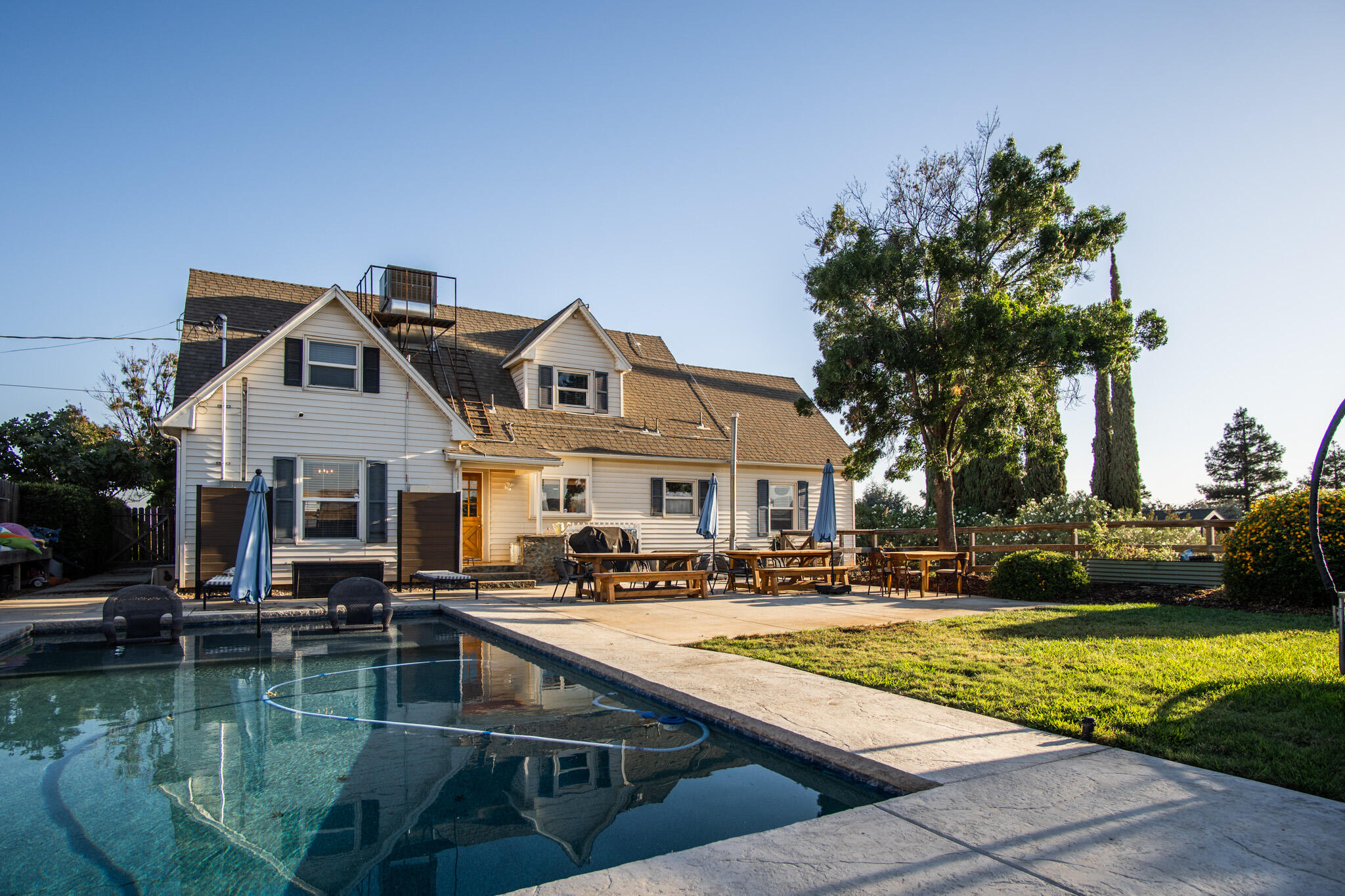 958 E Morton Hill Ave, Porterville, CA 93257