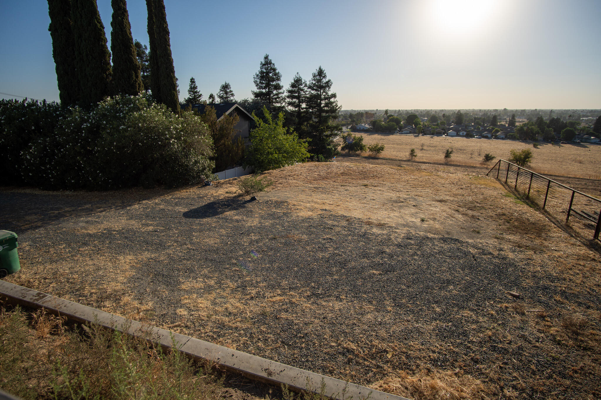 958 E Morton Hill Ave, Porterville, CA 93257