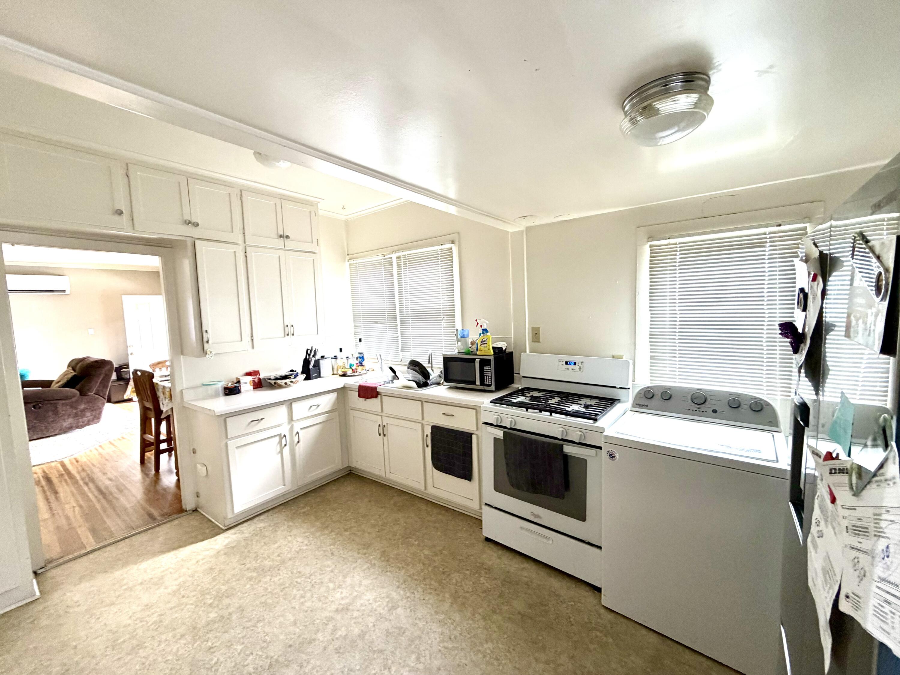 200 N B, Exeter, CA 93221