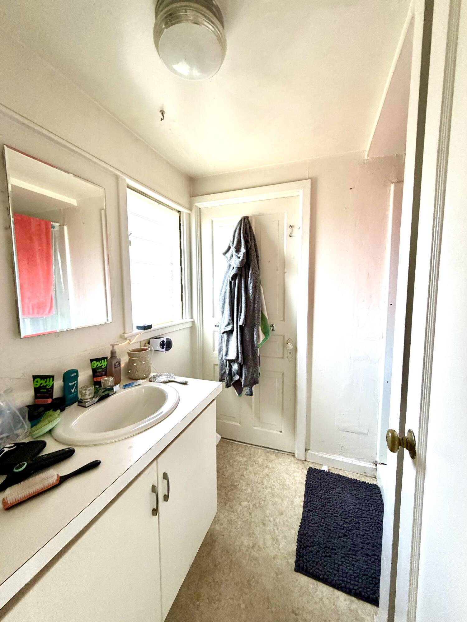 200 N B, Exeter, CA 93221