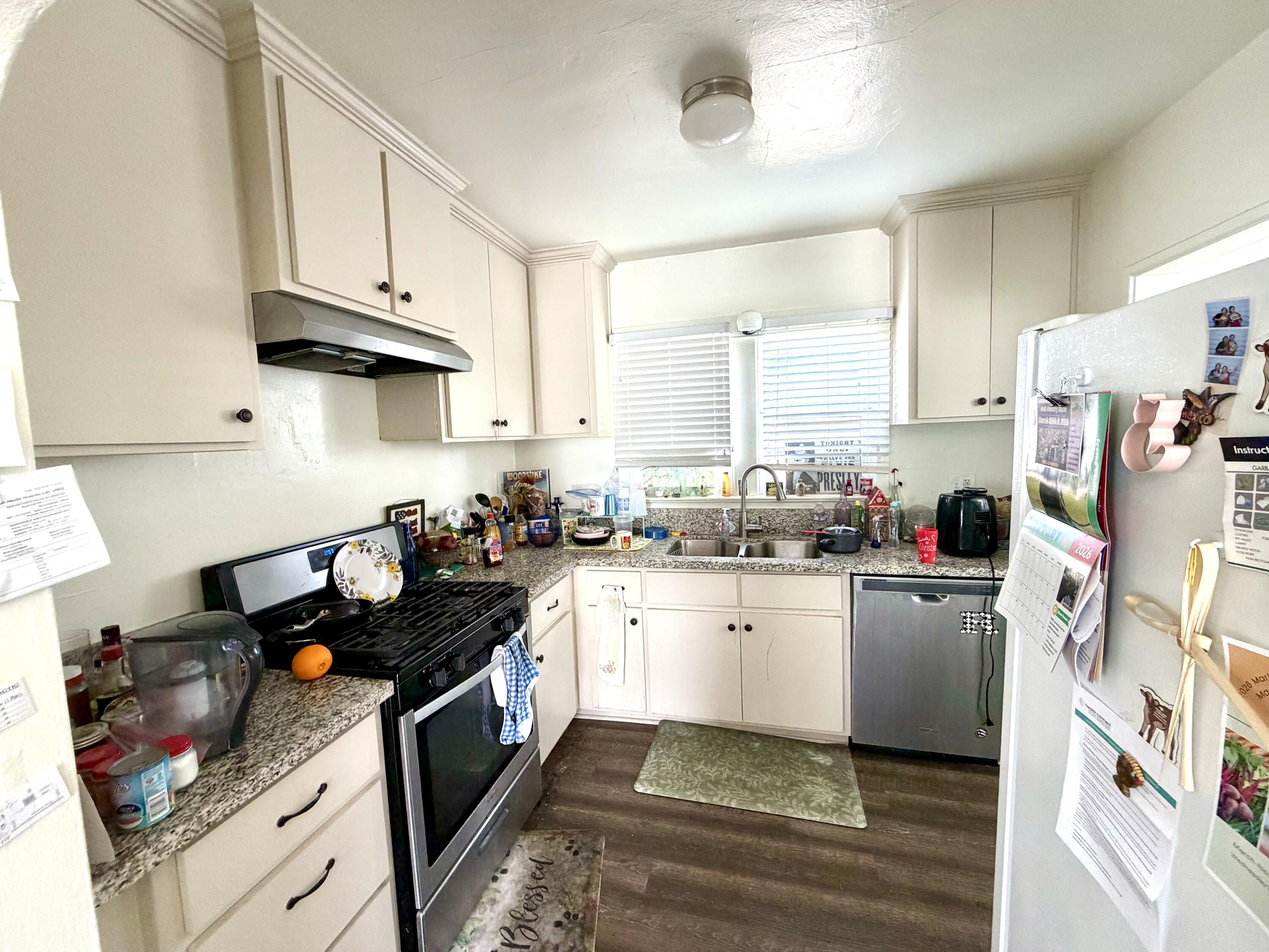 200 N B, Exeter, CA 93221