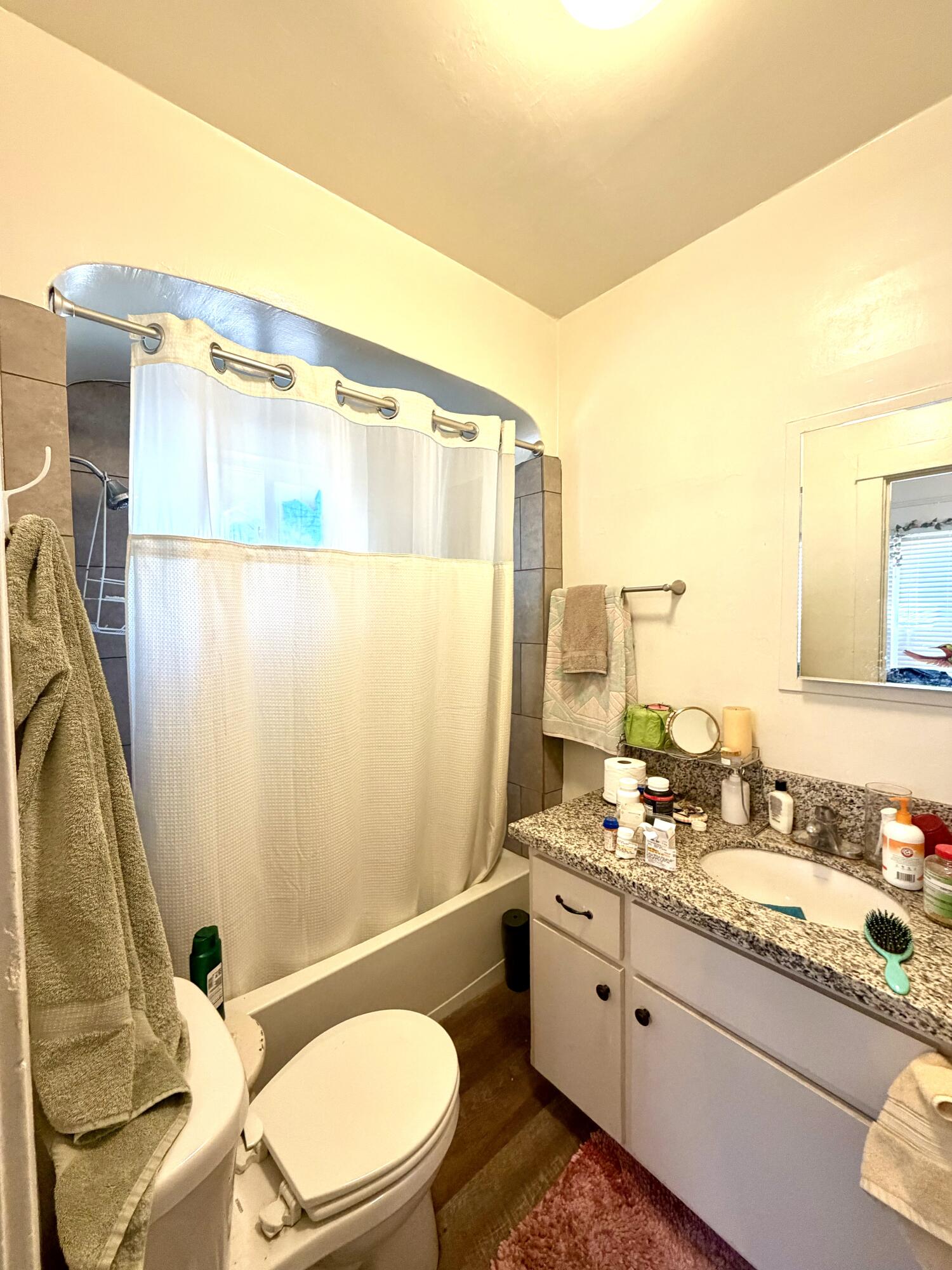 200 N B, Exeter, CA 93221