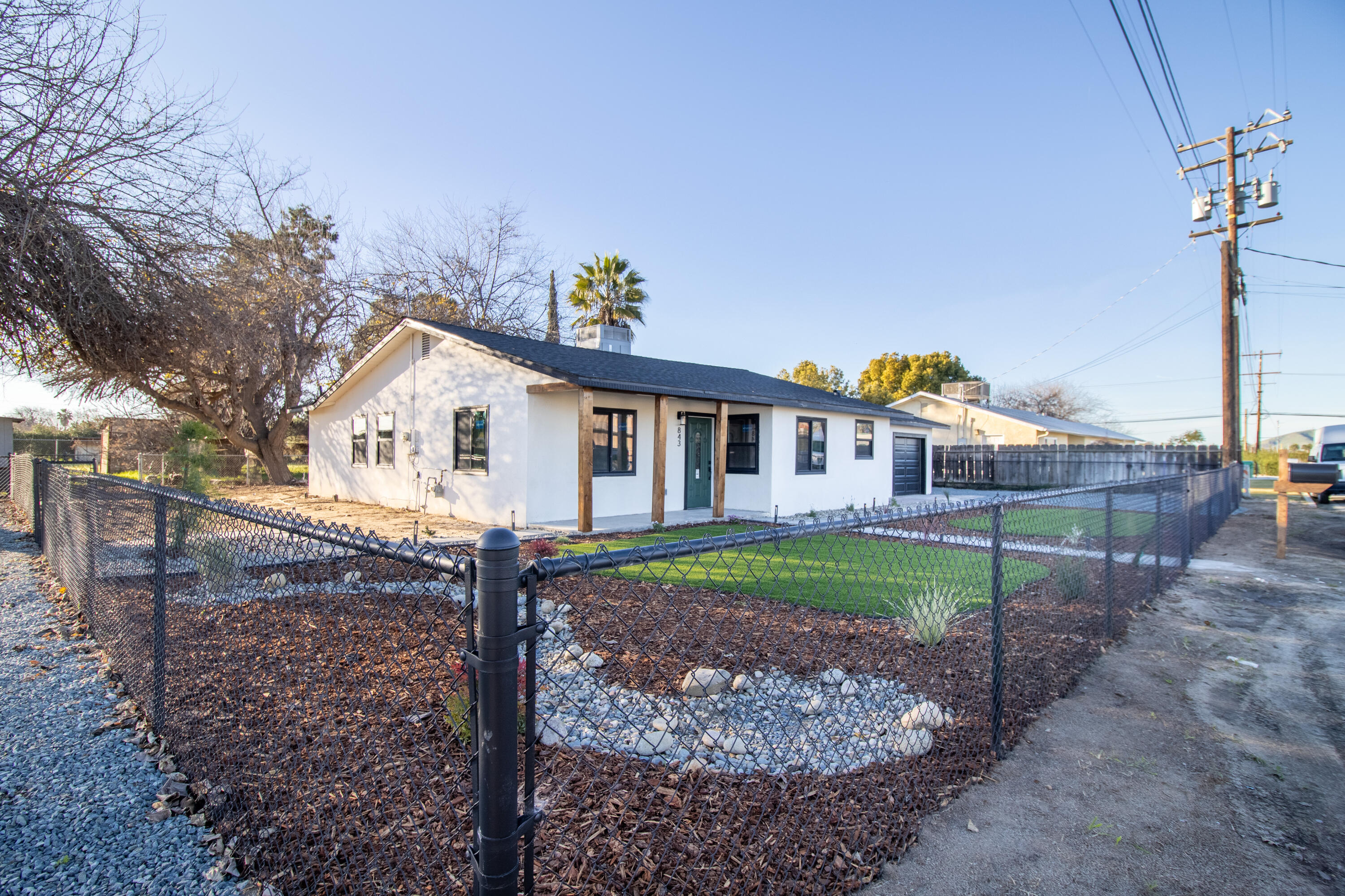 843 S Cottage St, Porterville, CA 93257