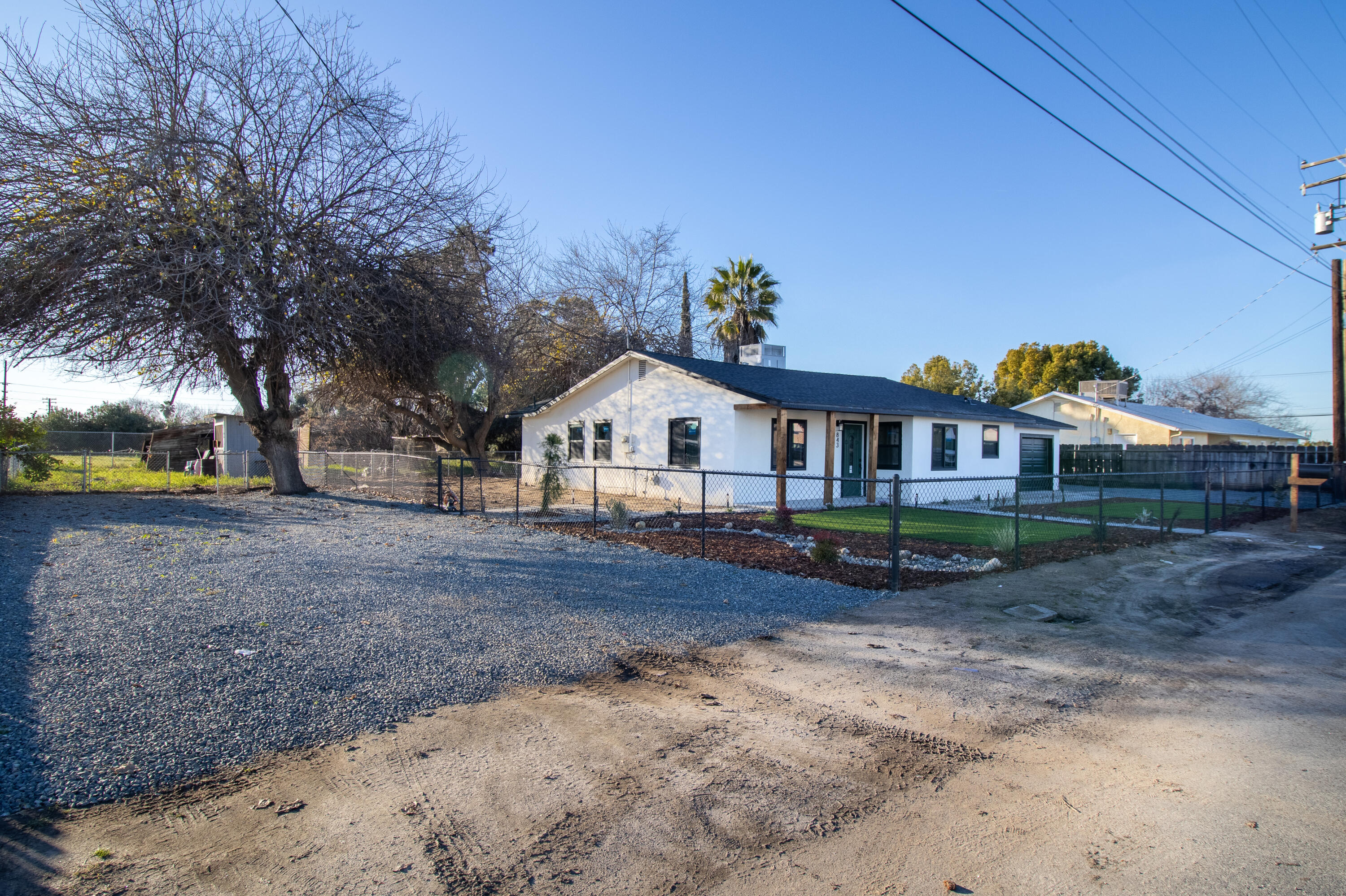 843 S Cottage St, Porterville, CA 93257