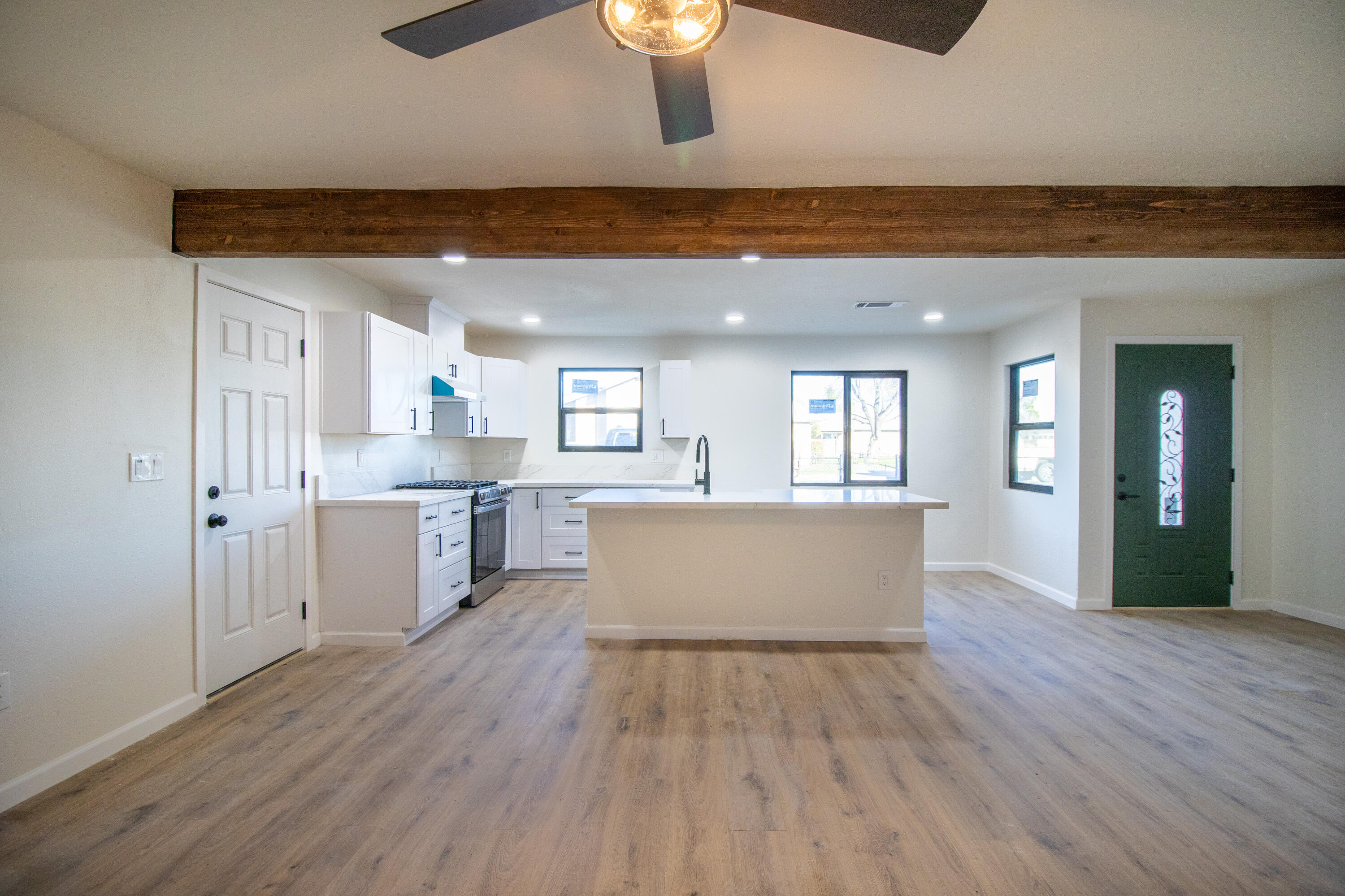 843 S Cottage St, Porterville, CA 93257