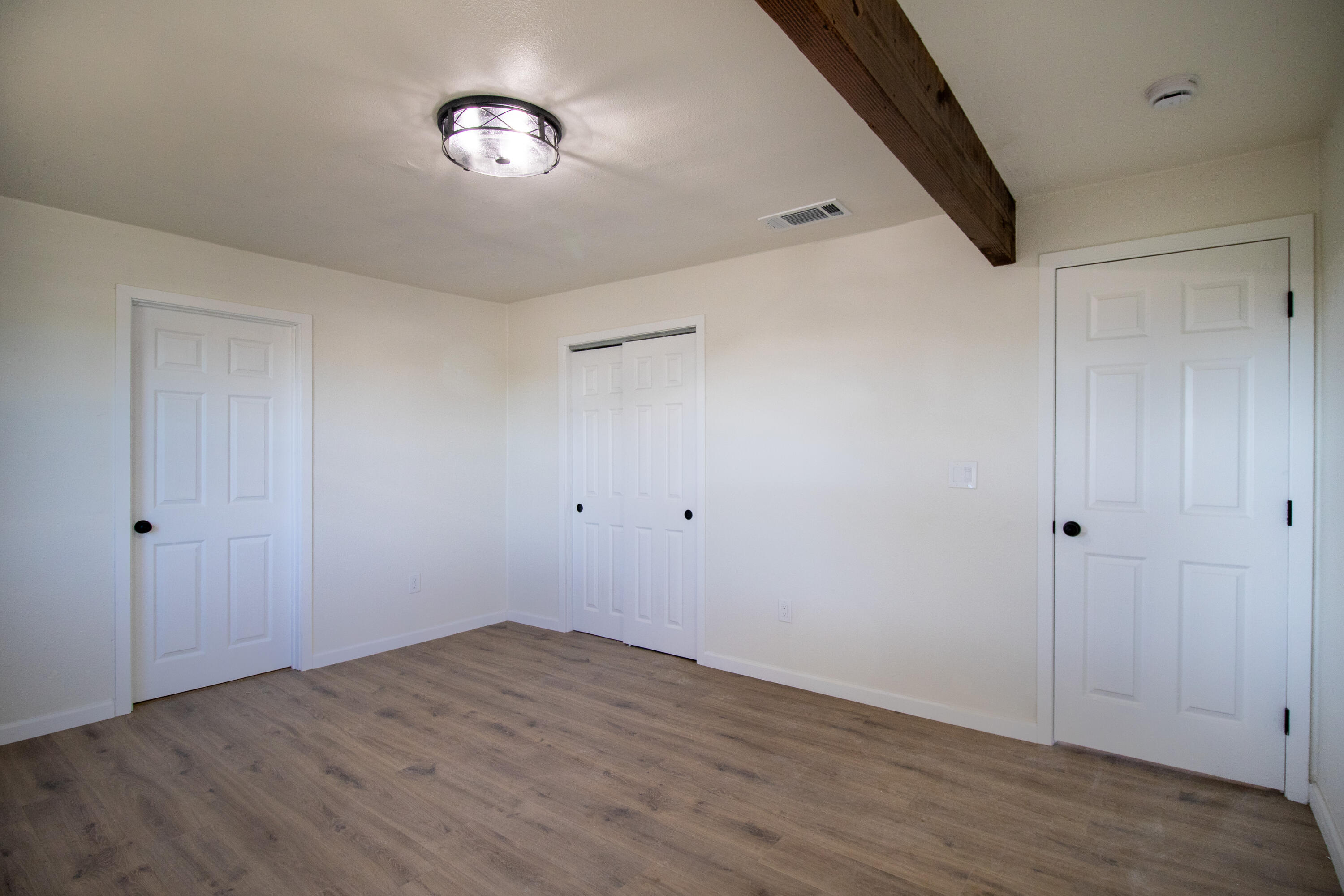 843 S Cottage St, Porterville, CA 93257