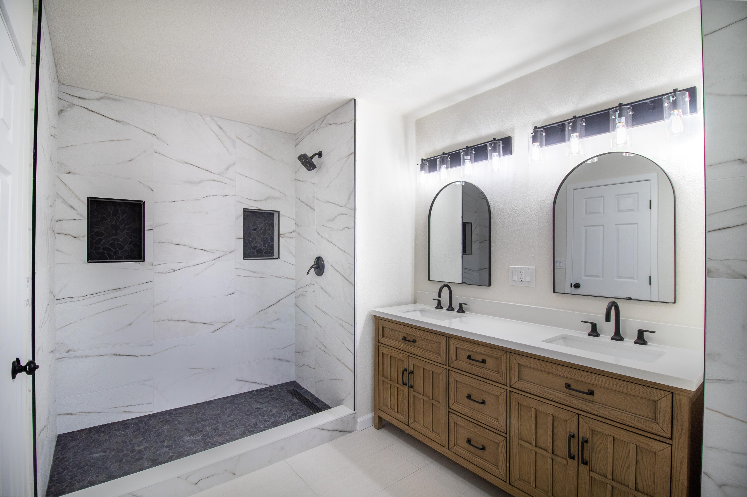 843 S Cottage St, Porterville, CA 93257