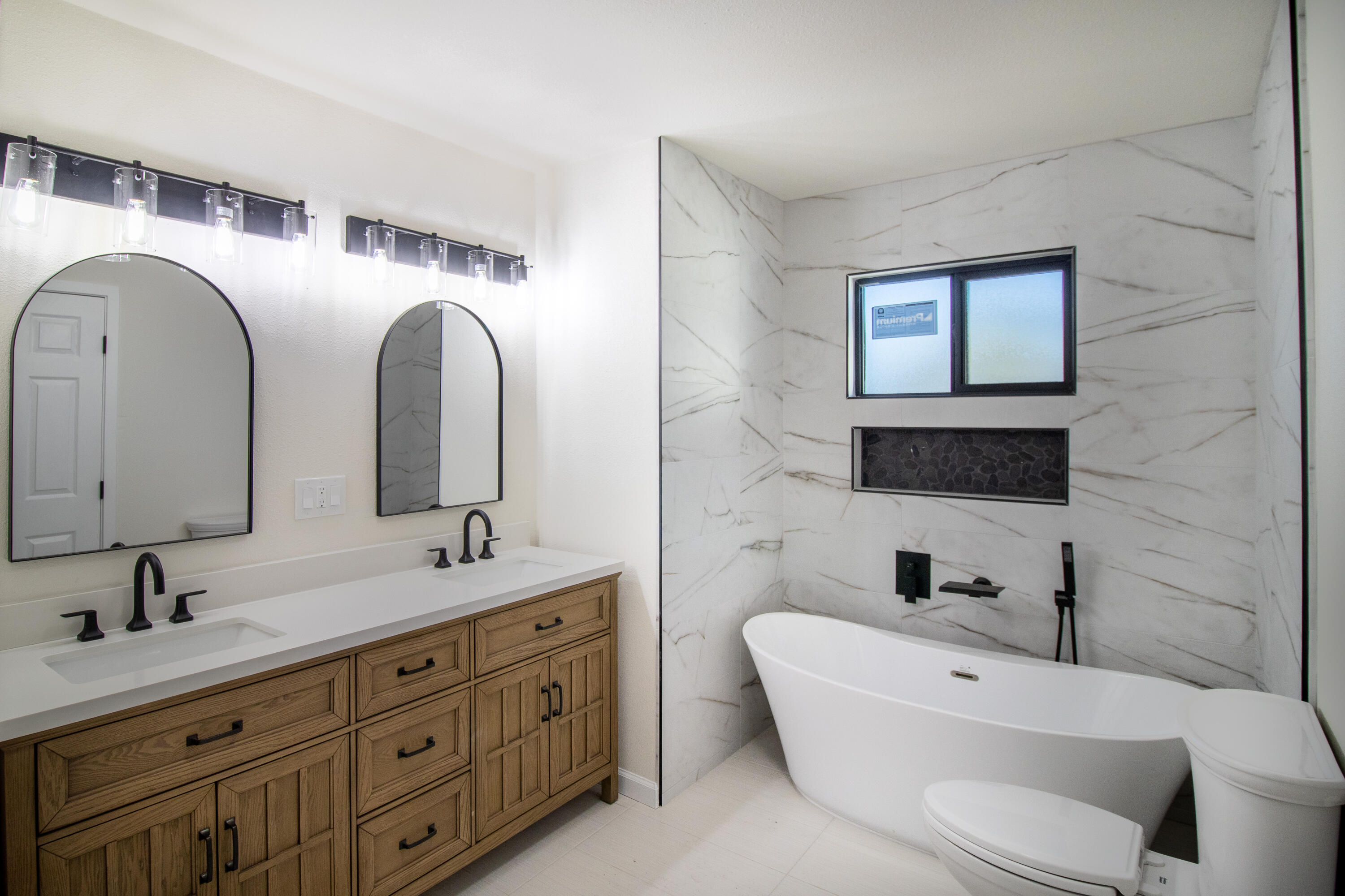 843 S Cottage St, Porterville, CA 93257