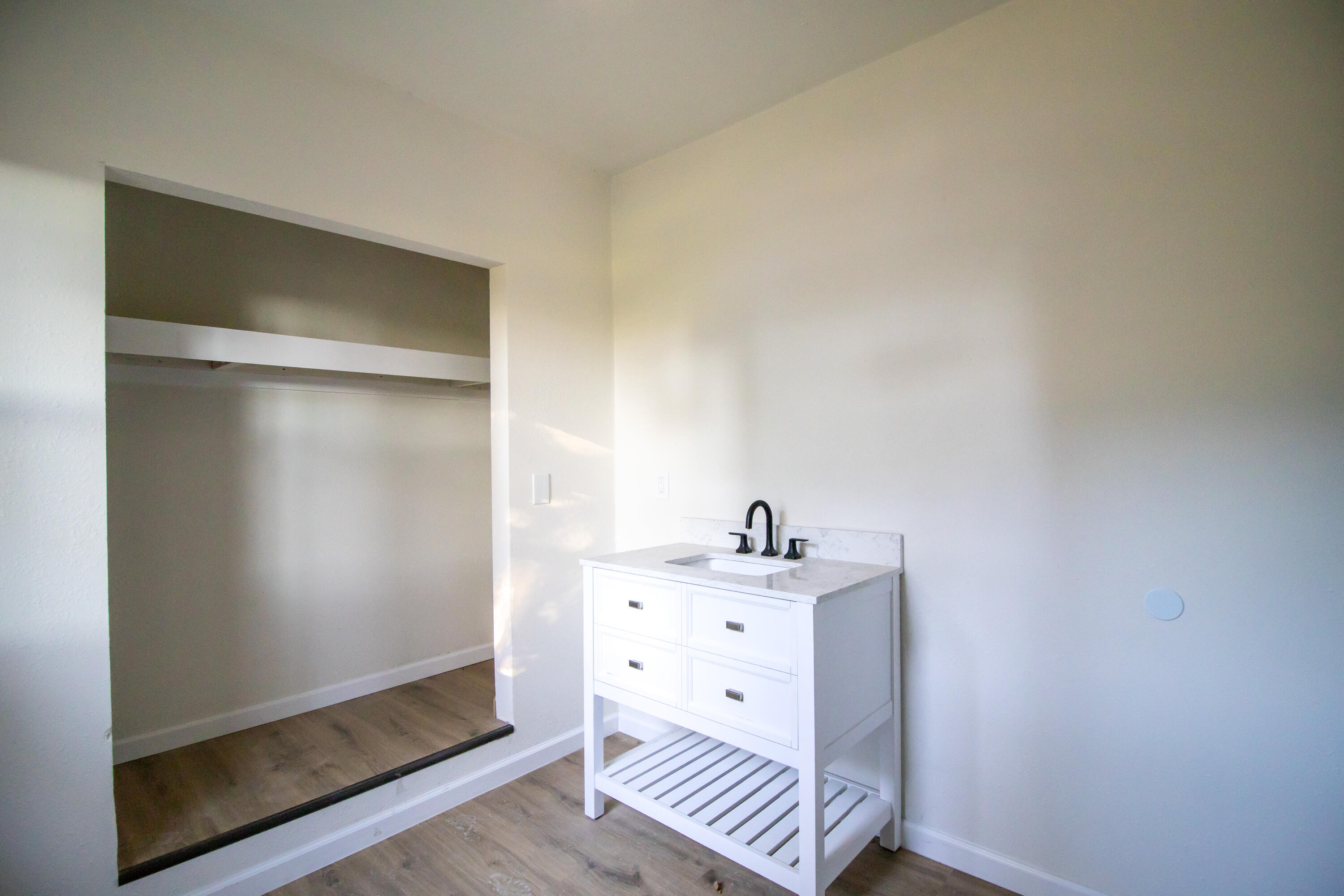 843 S Cottage St, Porterville, CA 93257