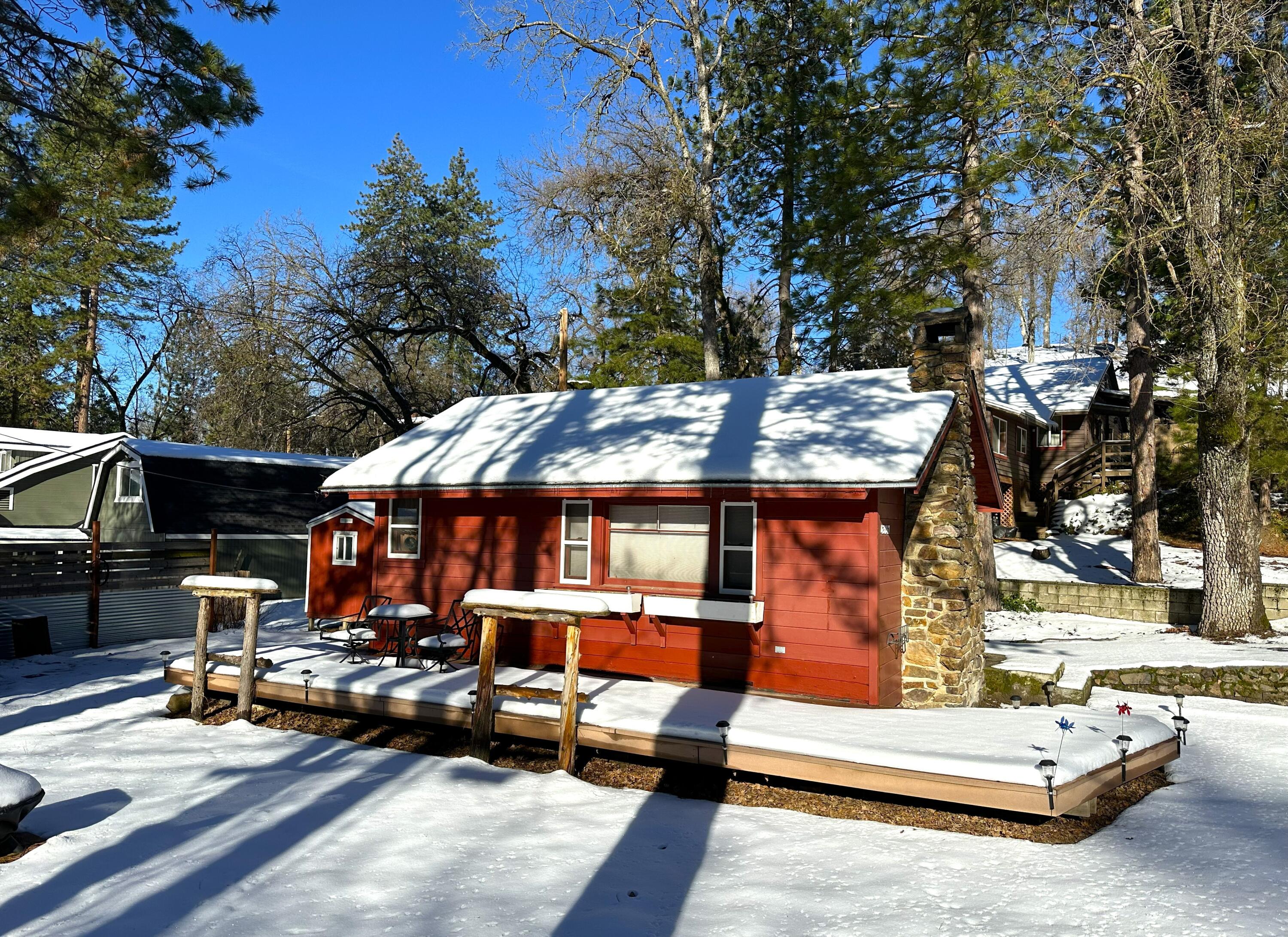 43947 Pine Flat Dr, California Hot Springs, CA 93207