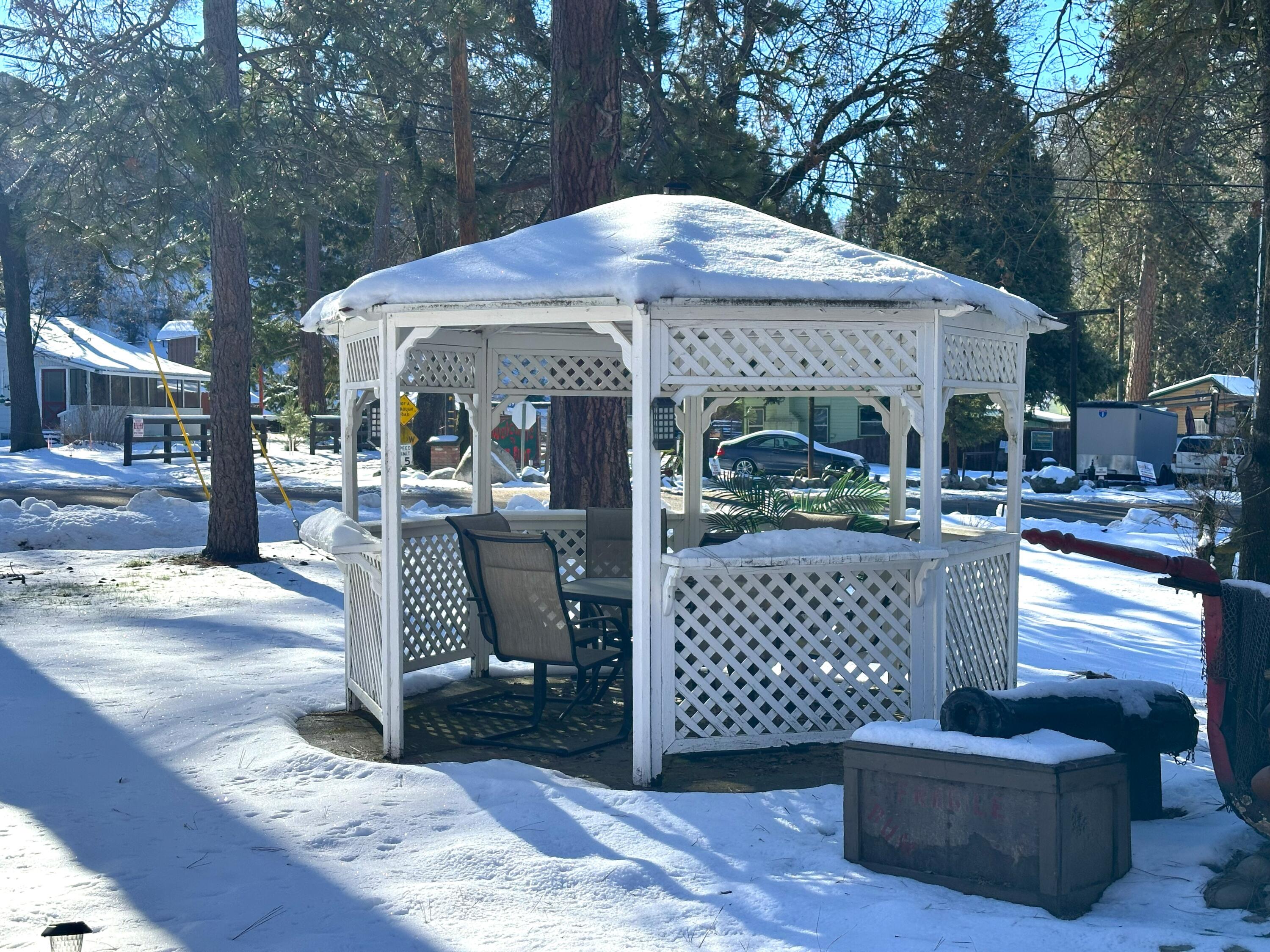 43947 Pine Flat Dr, California Hot Springs, CA 93207