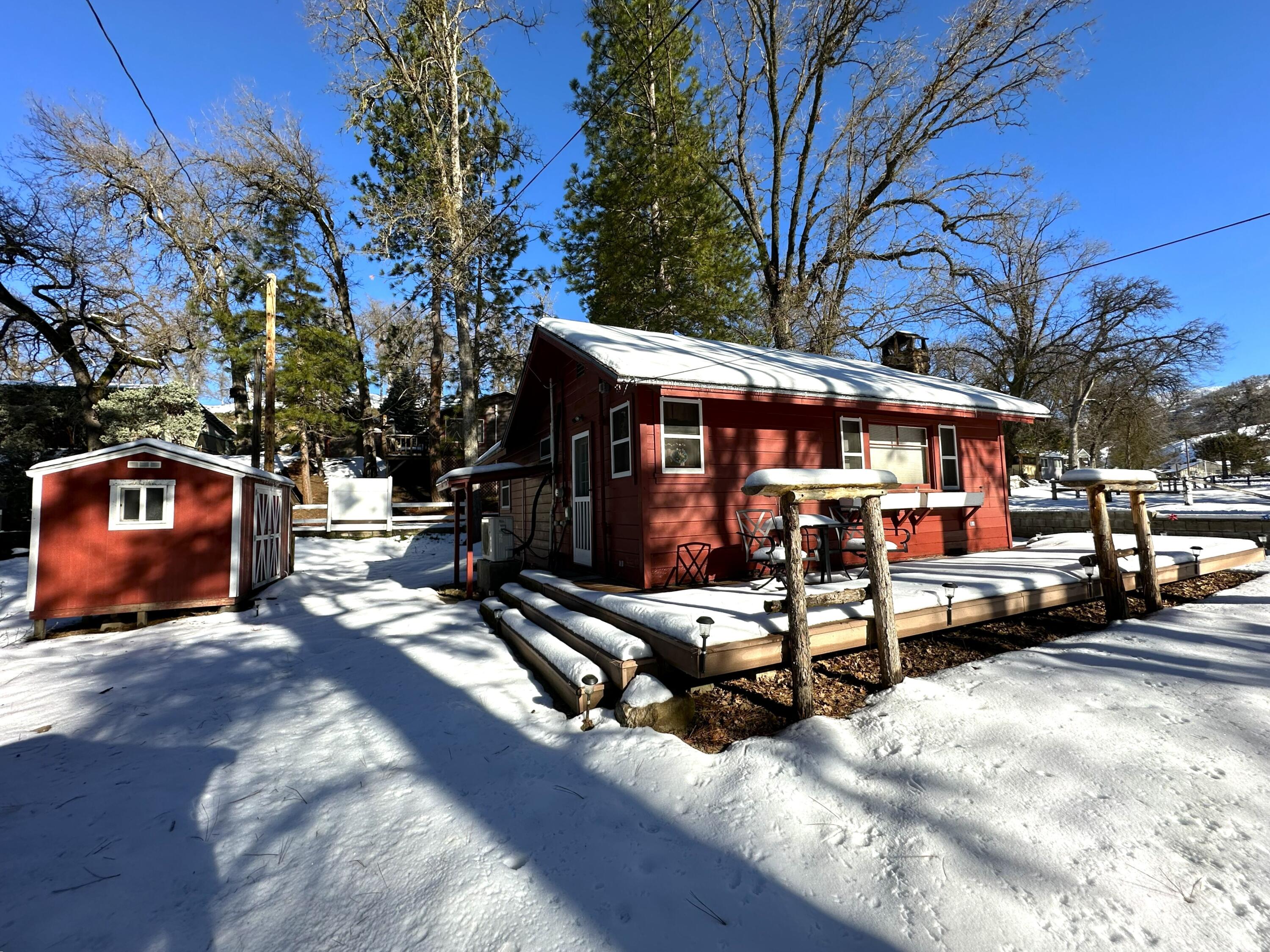 43947 Pine Flat Dr, California Hot Springs, CA 93207