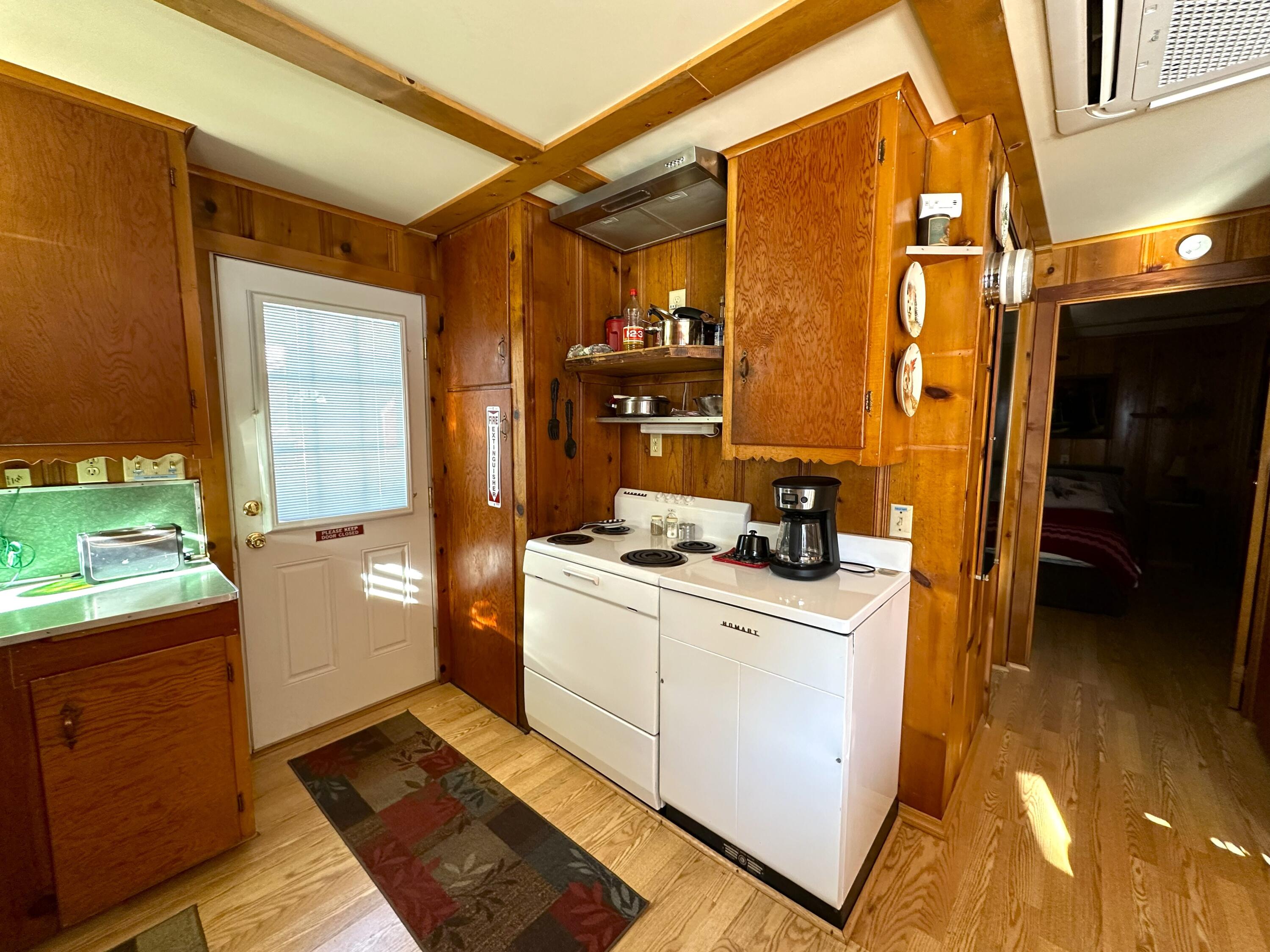 43947 Pine Flat Dr, California Hot Springs, CA 93207