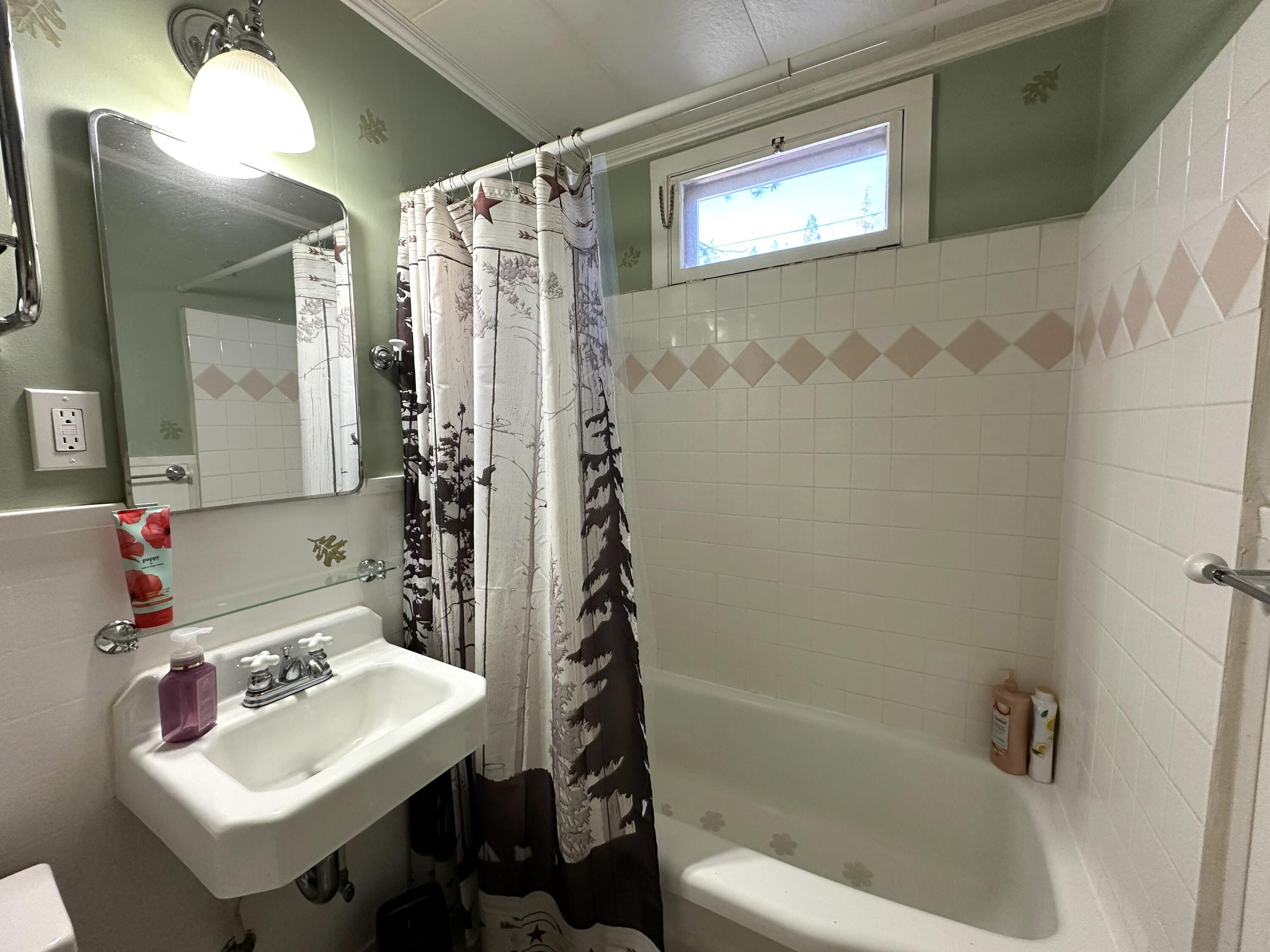 43947 Pine Flat Dr, California Hot Springs, CA 93207