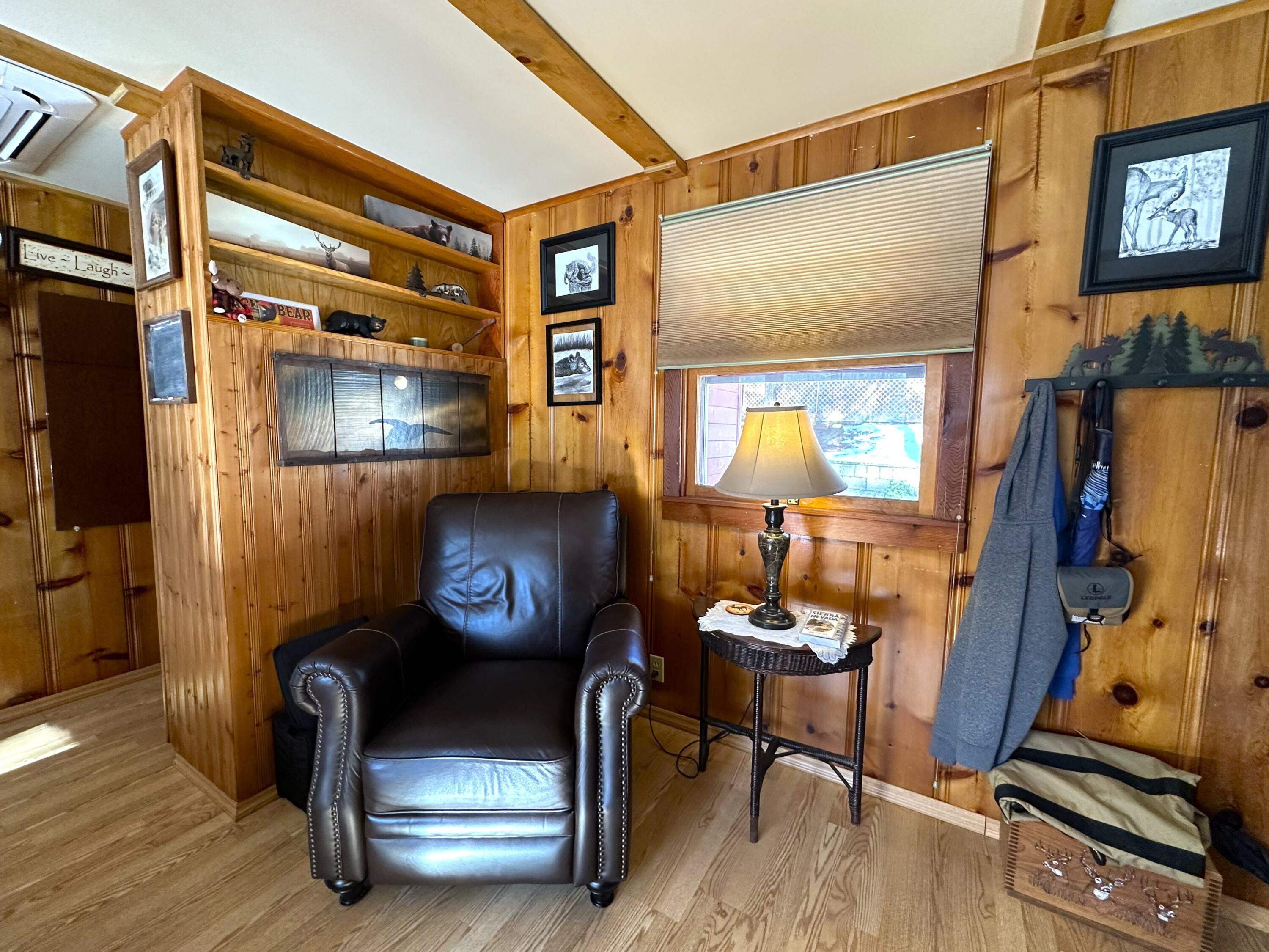 43947 Pine Flat Dr, California Hot Springs, CA 93207