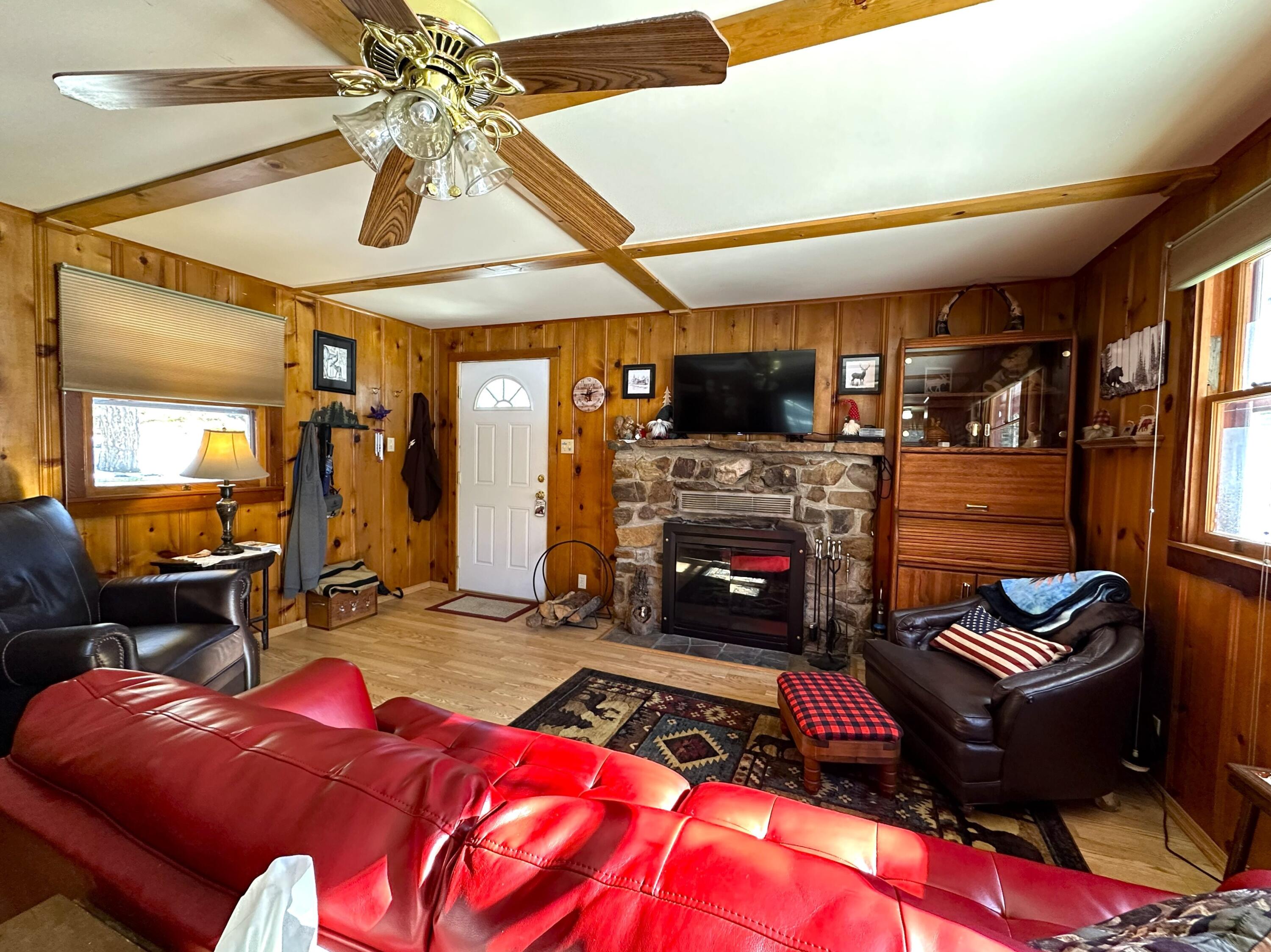 43947 Pine Flat Dr, California Hot Springs, CA 93207