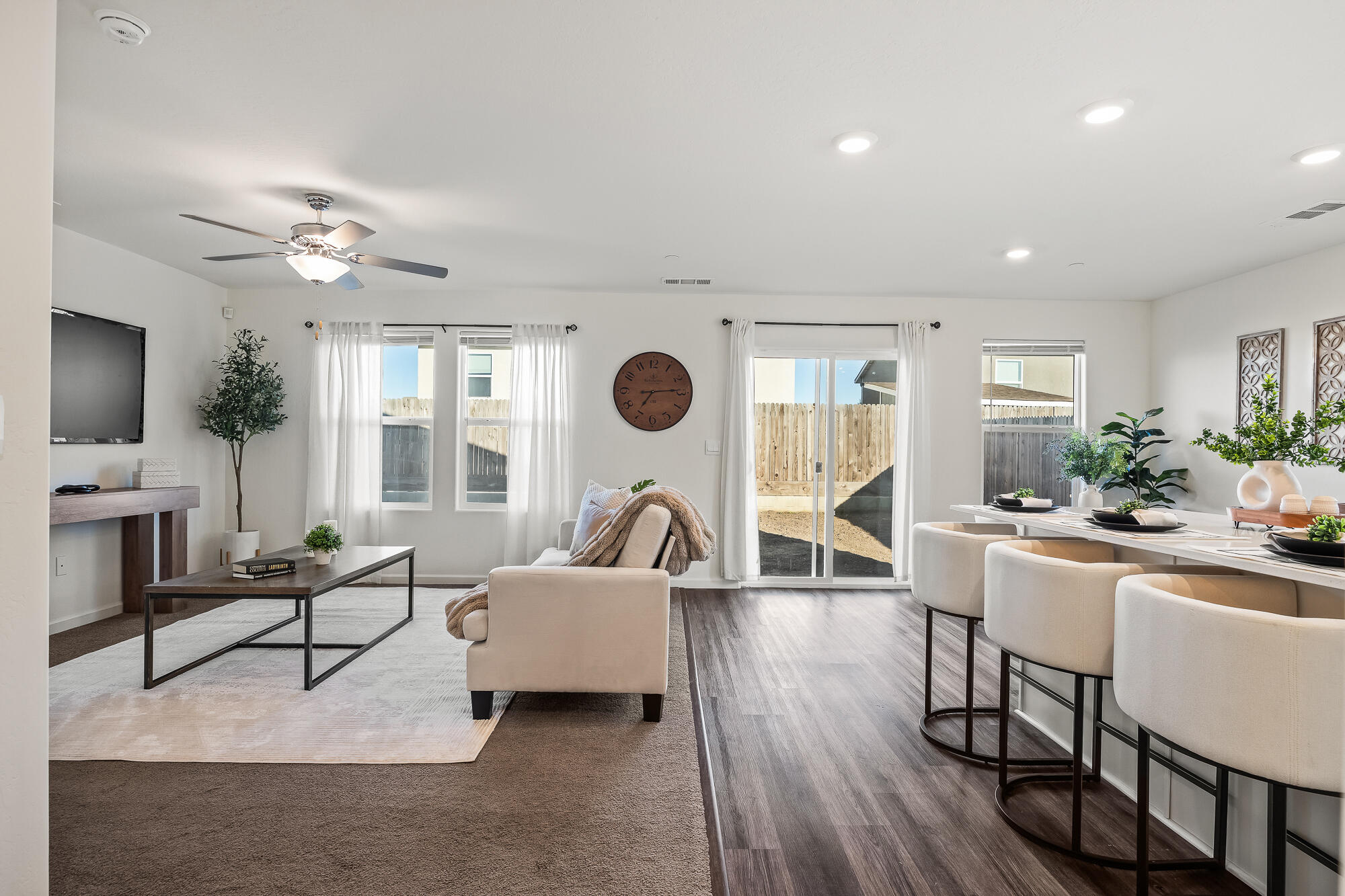 584 Shadow Creek Ct, Tulare, CA 93274