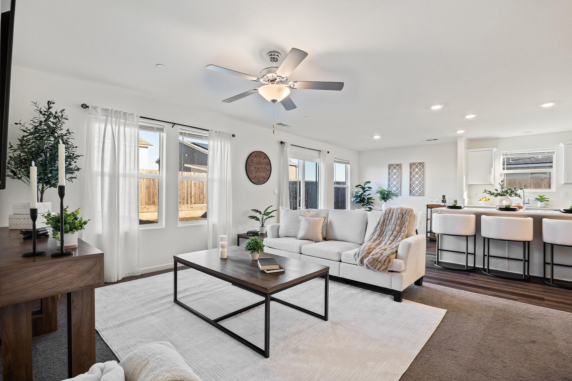 584 Shadow Creek Ct, Tulare, CA 93274