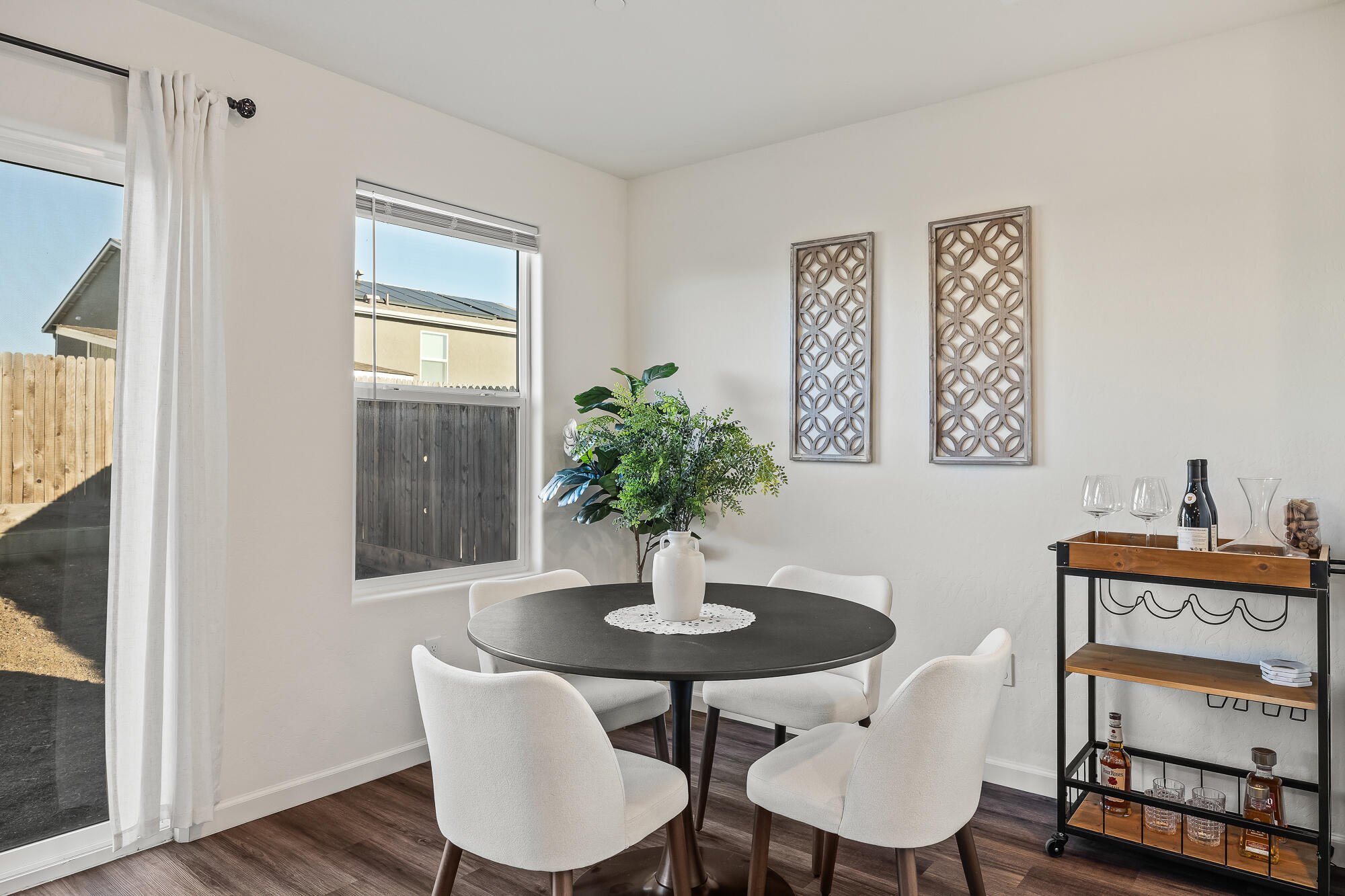 584 Shadow Creek Ct, Tulare, CA 93274