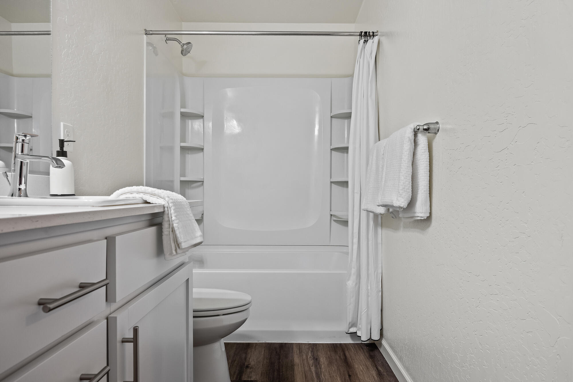 584 Shadow Creek Ct, Tulare, CA 93274