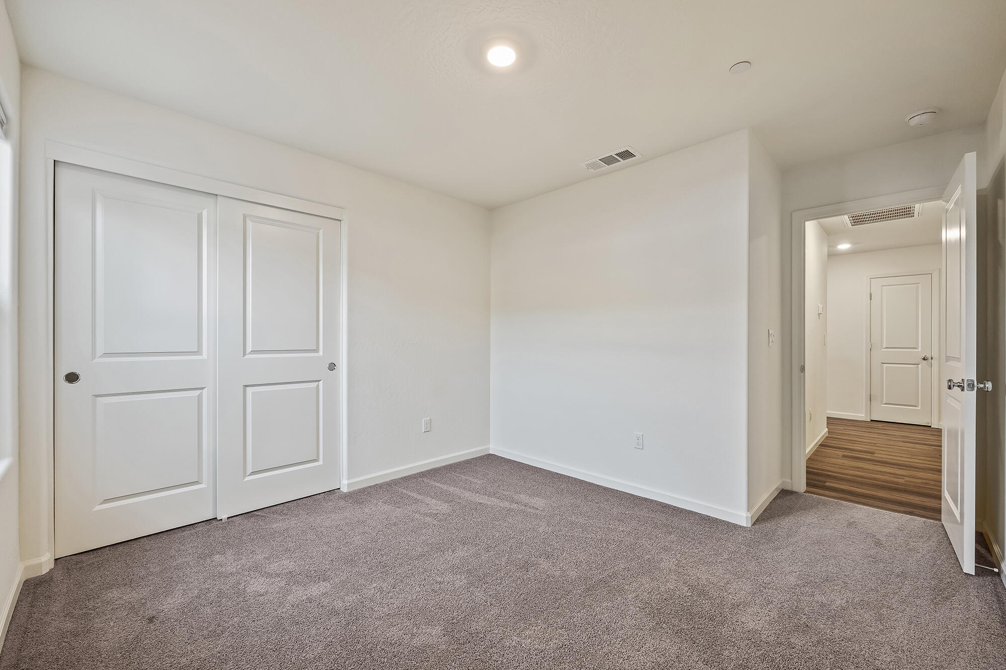 584 Shadow Creek Ct, Tulare, CA 93274