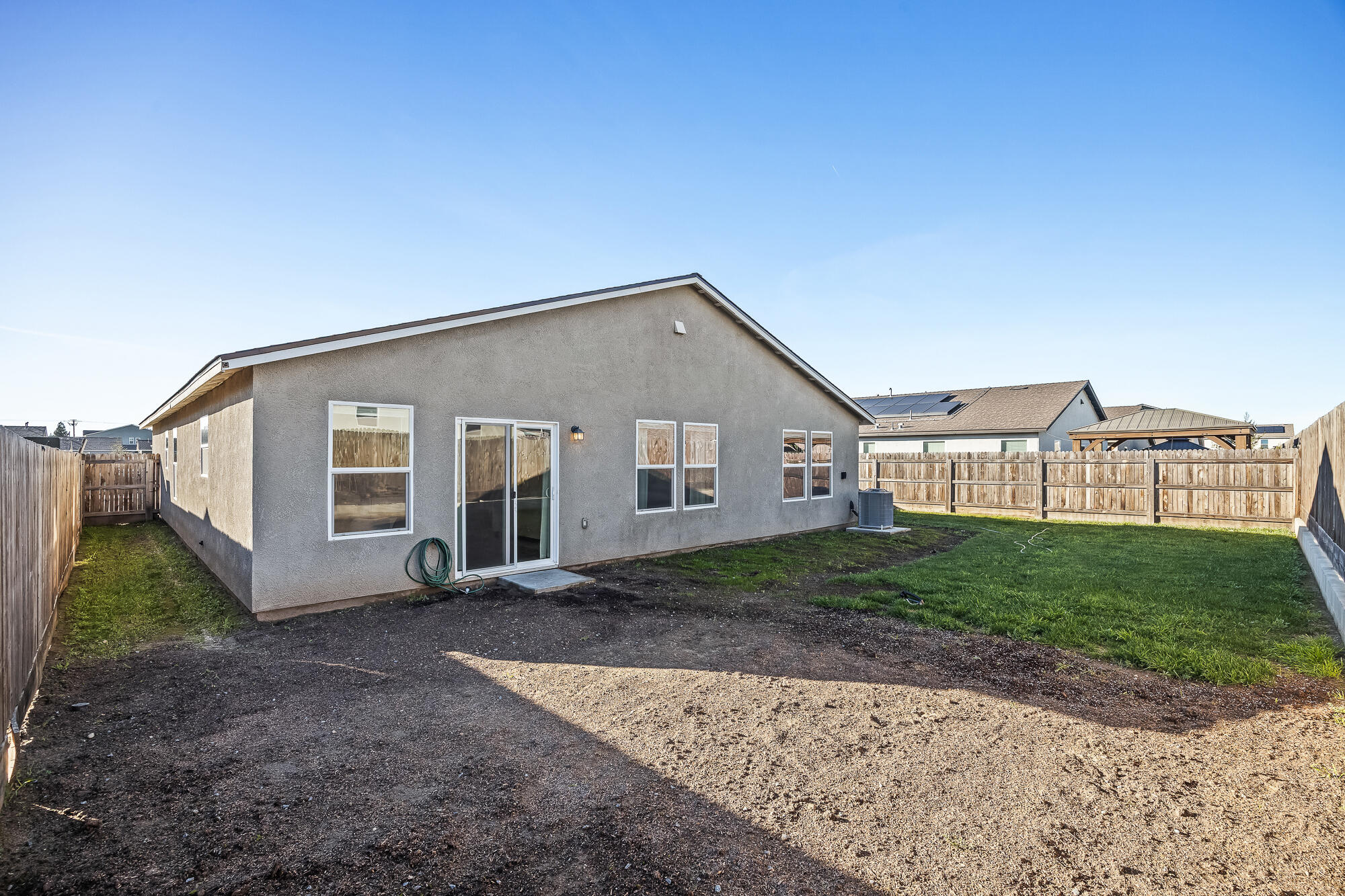 584 Shadow Creek Ct, Tulare, CA 93274