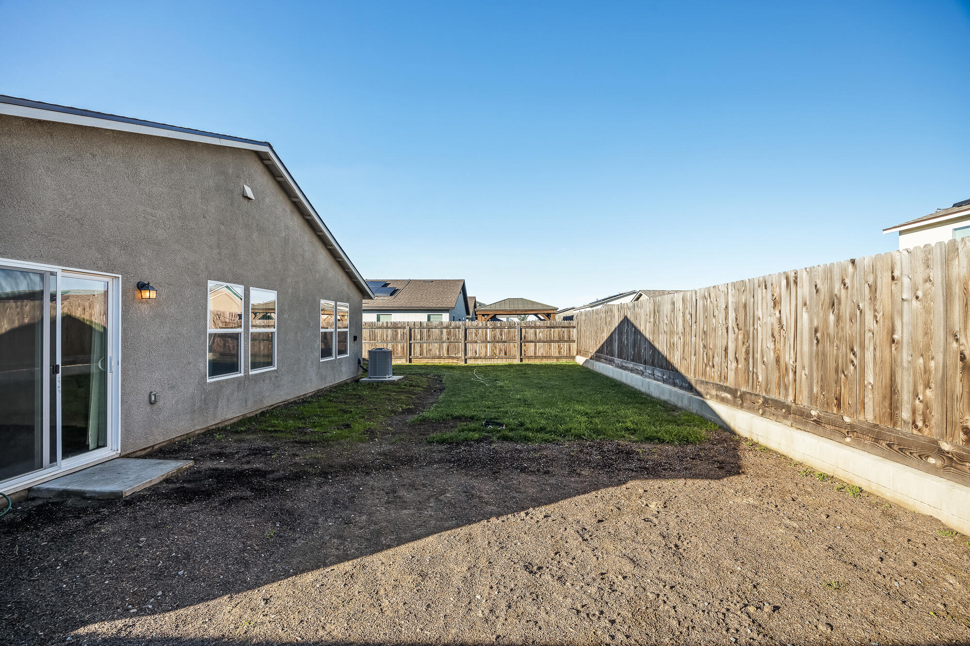 584 Shadow Creek Ct, Tulare, CA 93274