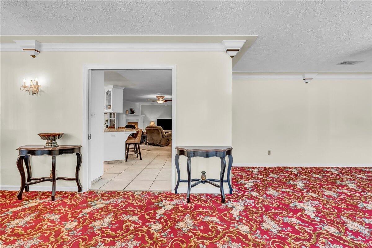 45 Lyon Ave, Sanger, CA 93657