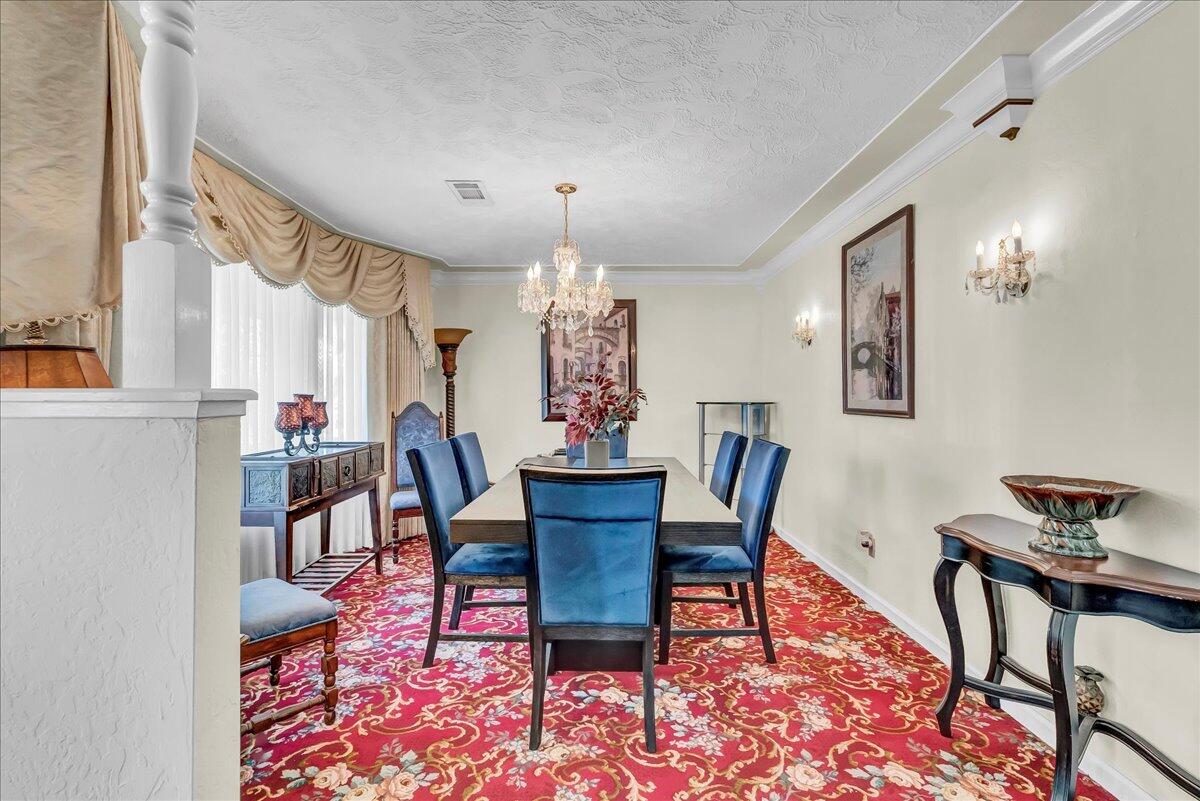 45 Lyon Ave, Sanger, CA 93657